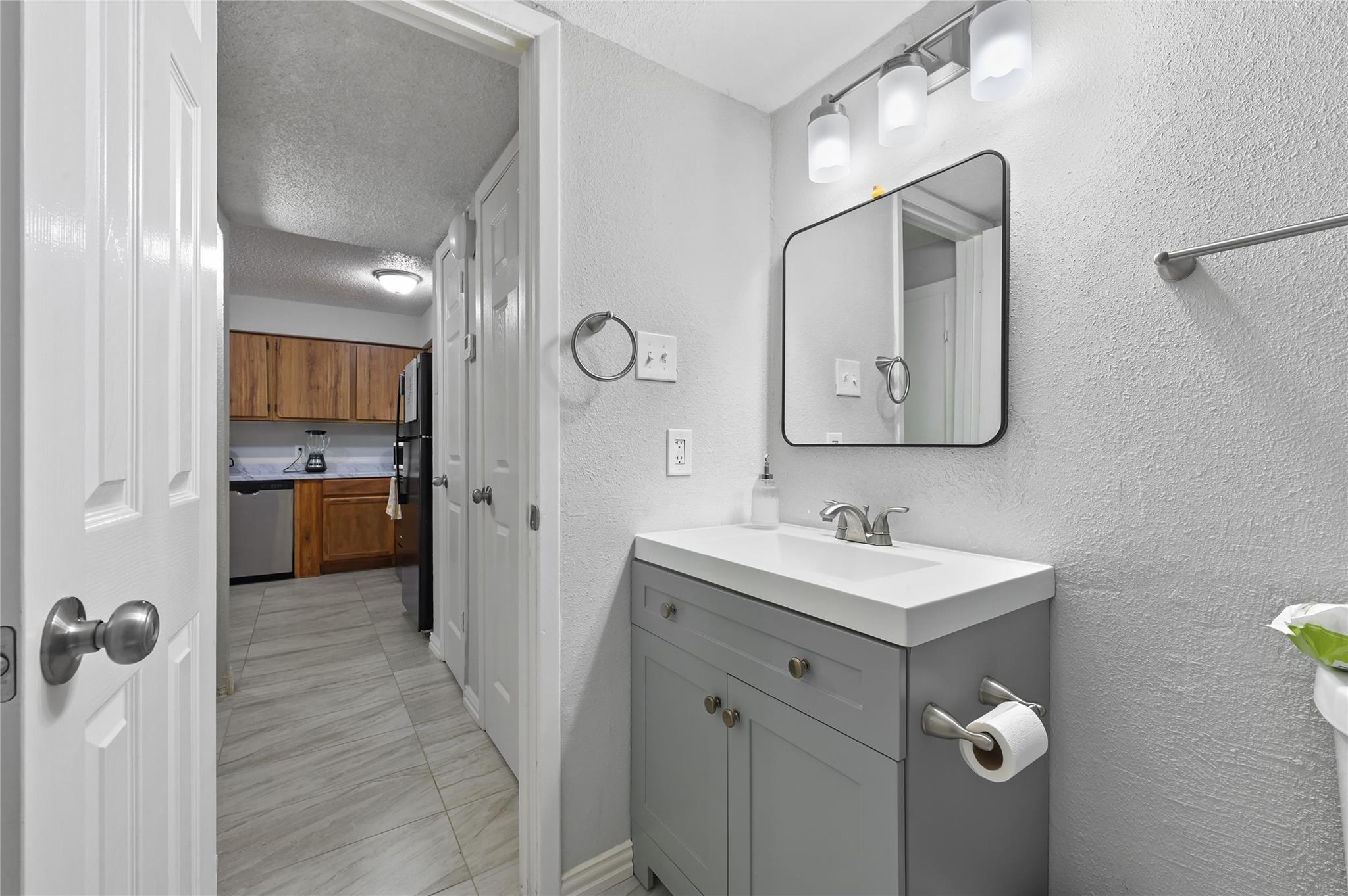 11917 Bob White Drive # 885, Houston Tx 77035 Property Photo 9