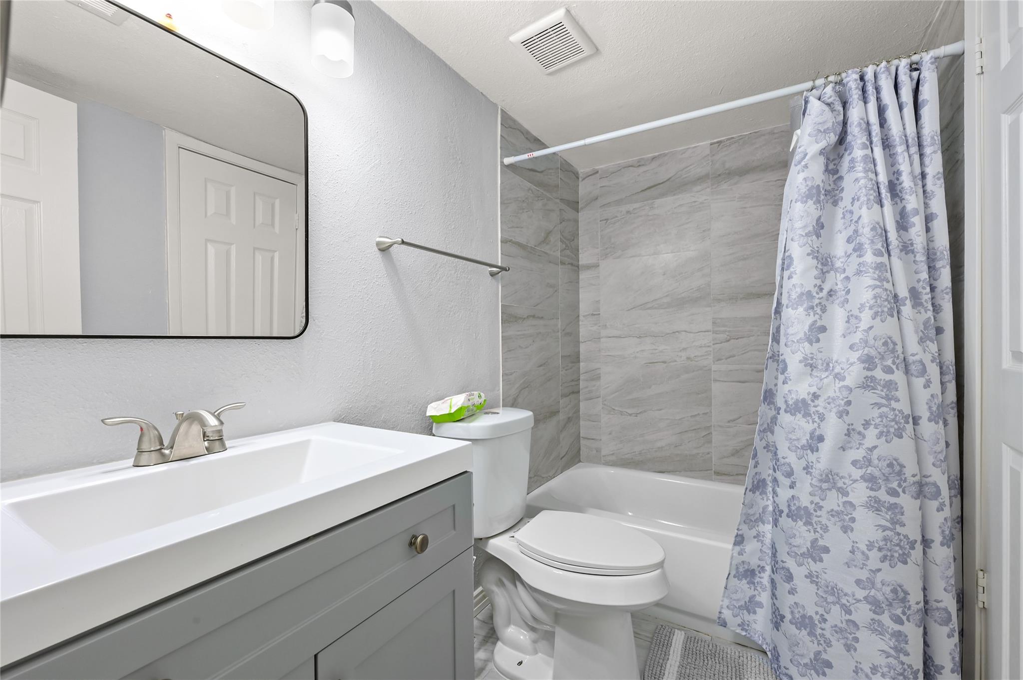 11917 Bob White Drive # 885, Houston Tx 77035 Property Photo 11