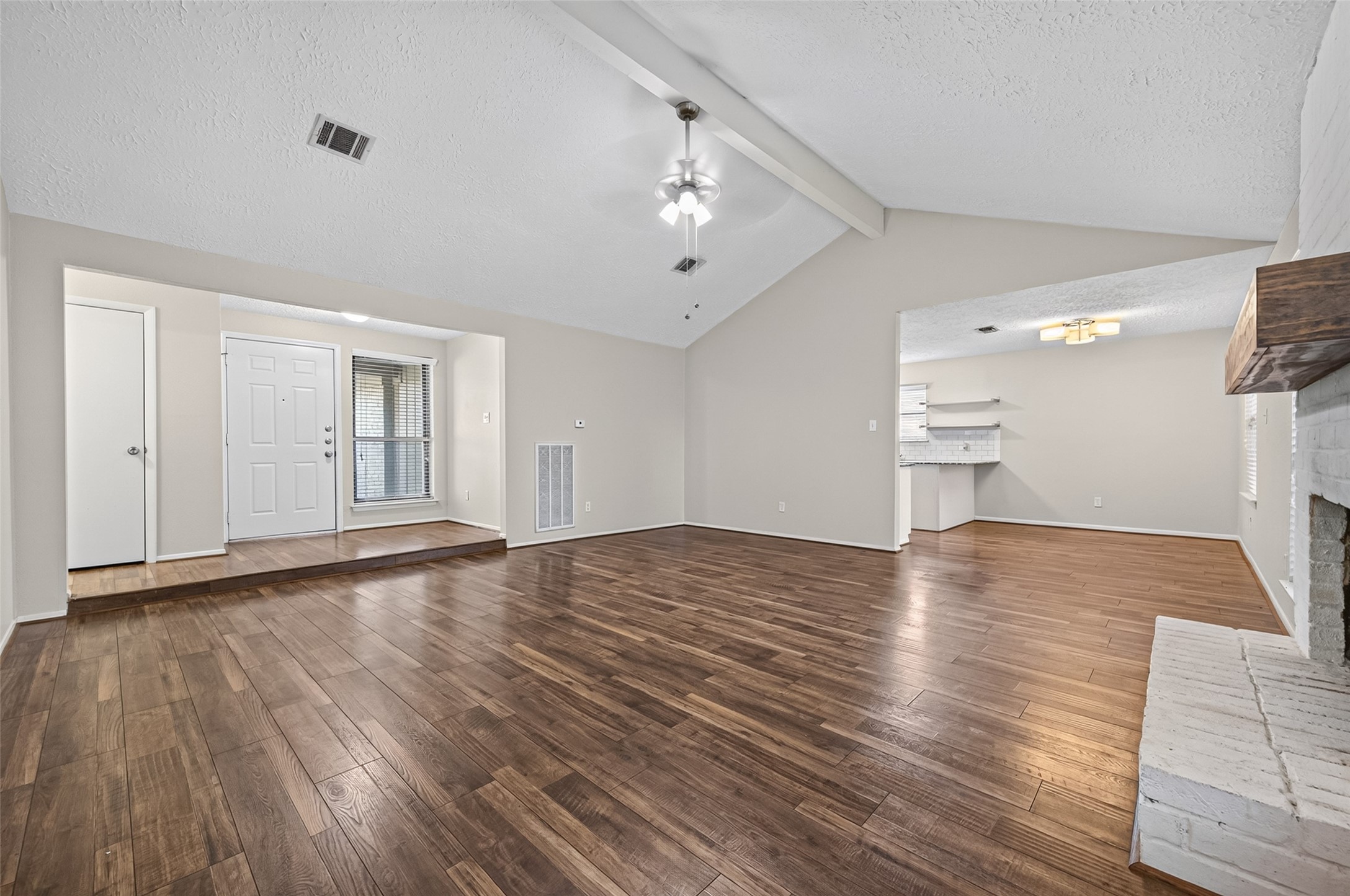 5346 King Richard Drive Property Photo 6