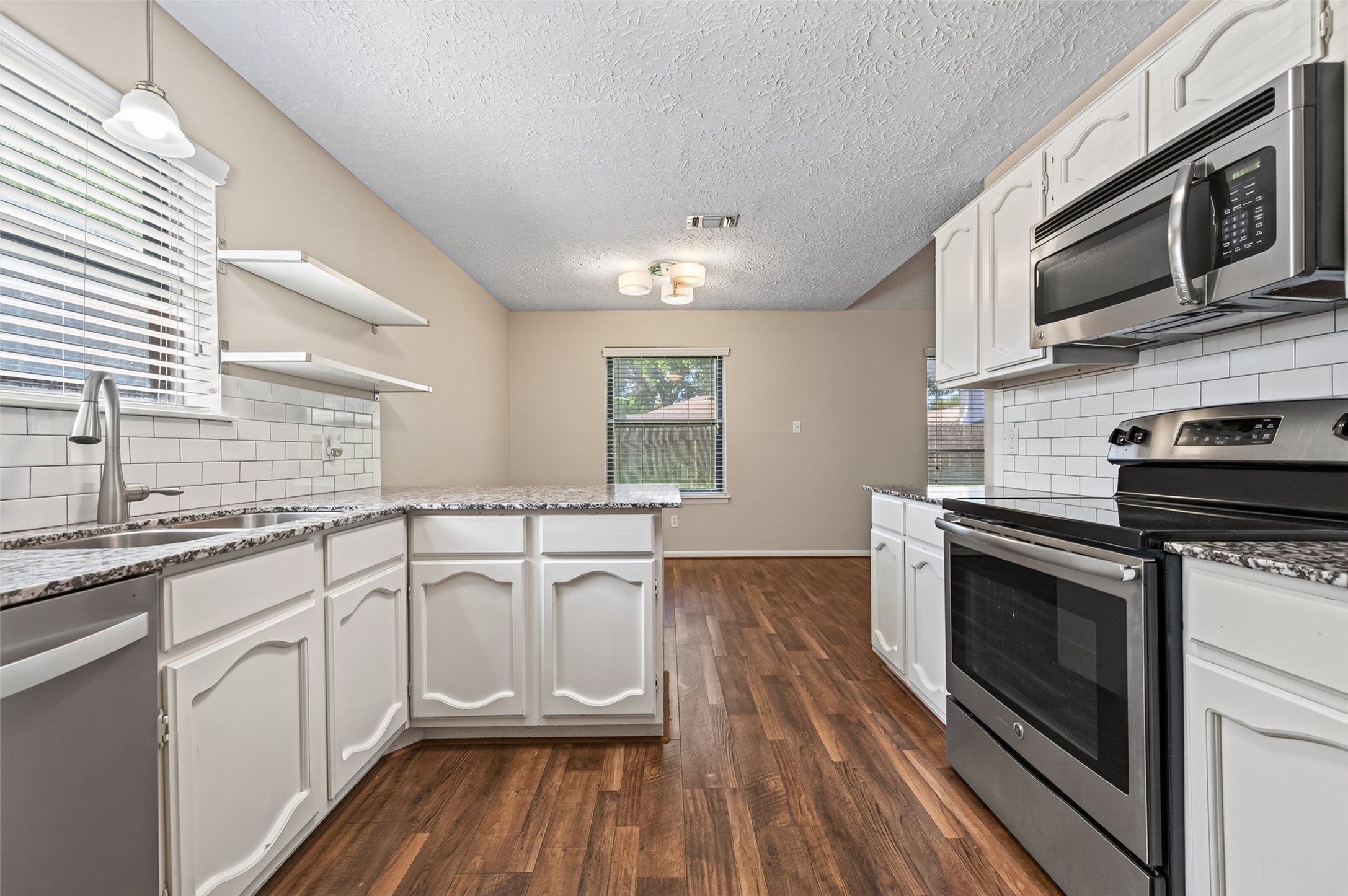5346 King Richard Drive Property Photo 10