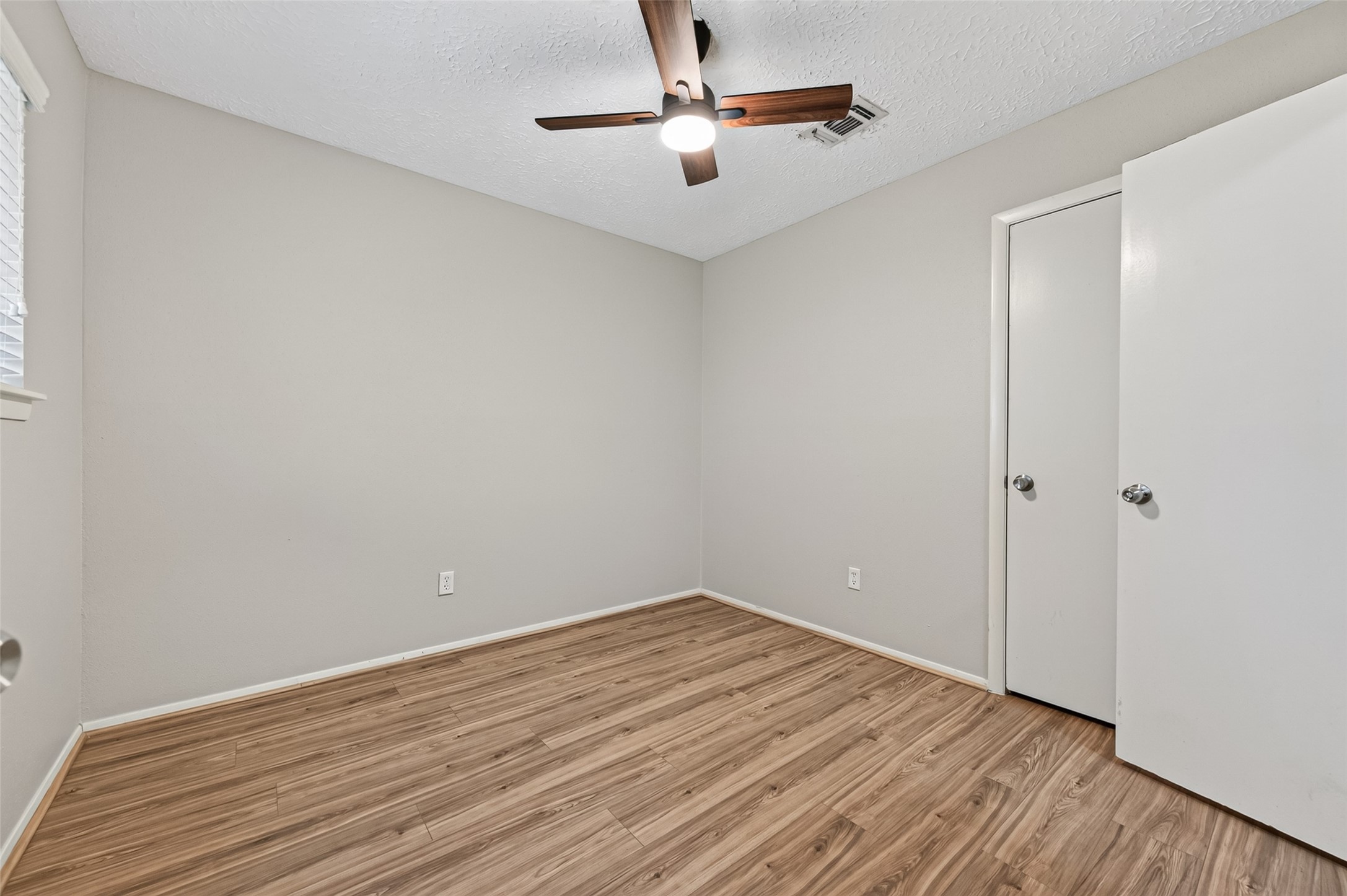 5346 King Richard Drive Property Photo 17