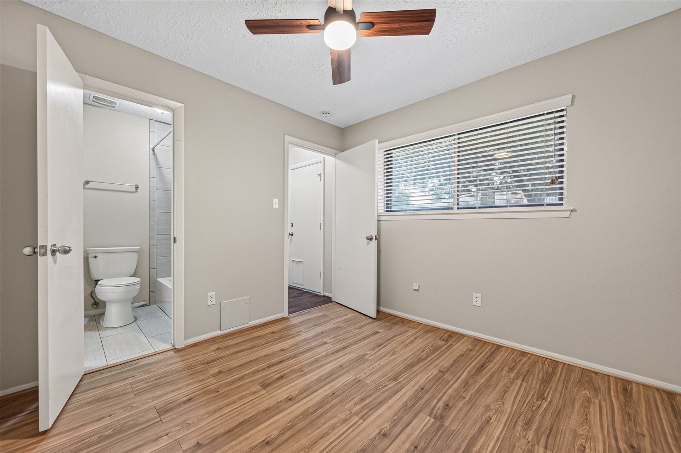5346 King Richard Drive Property Photo 18