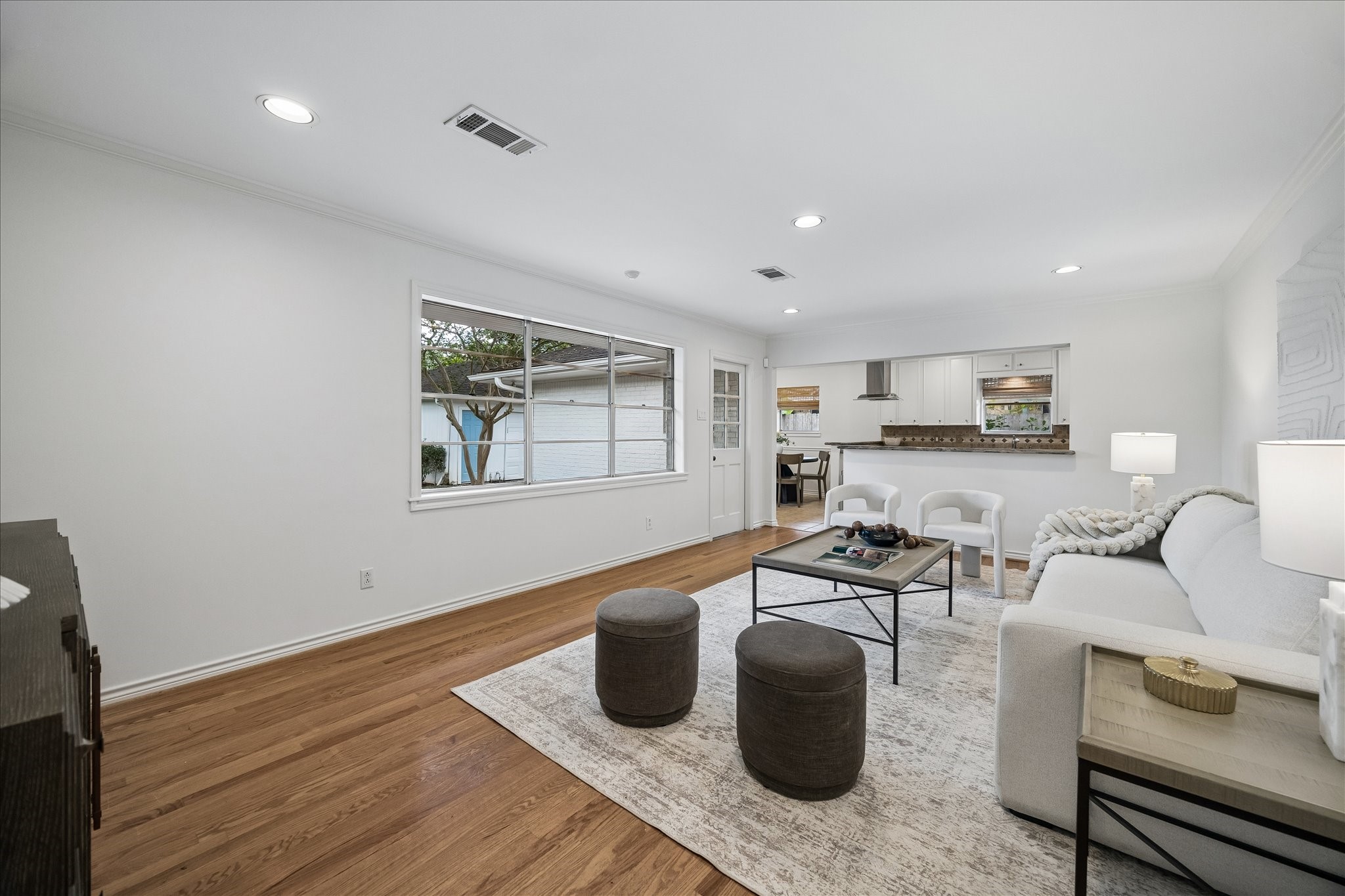 7623 Meadowvale Drive Property Photo 4