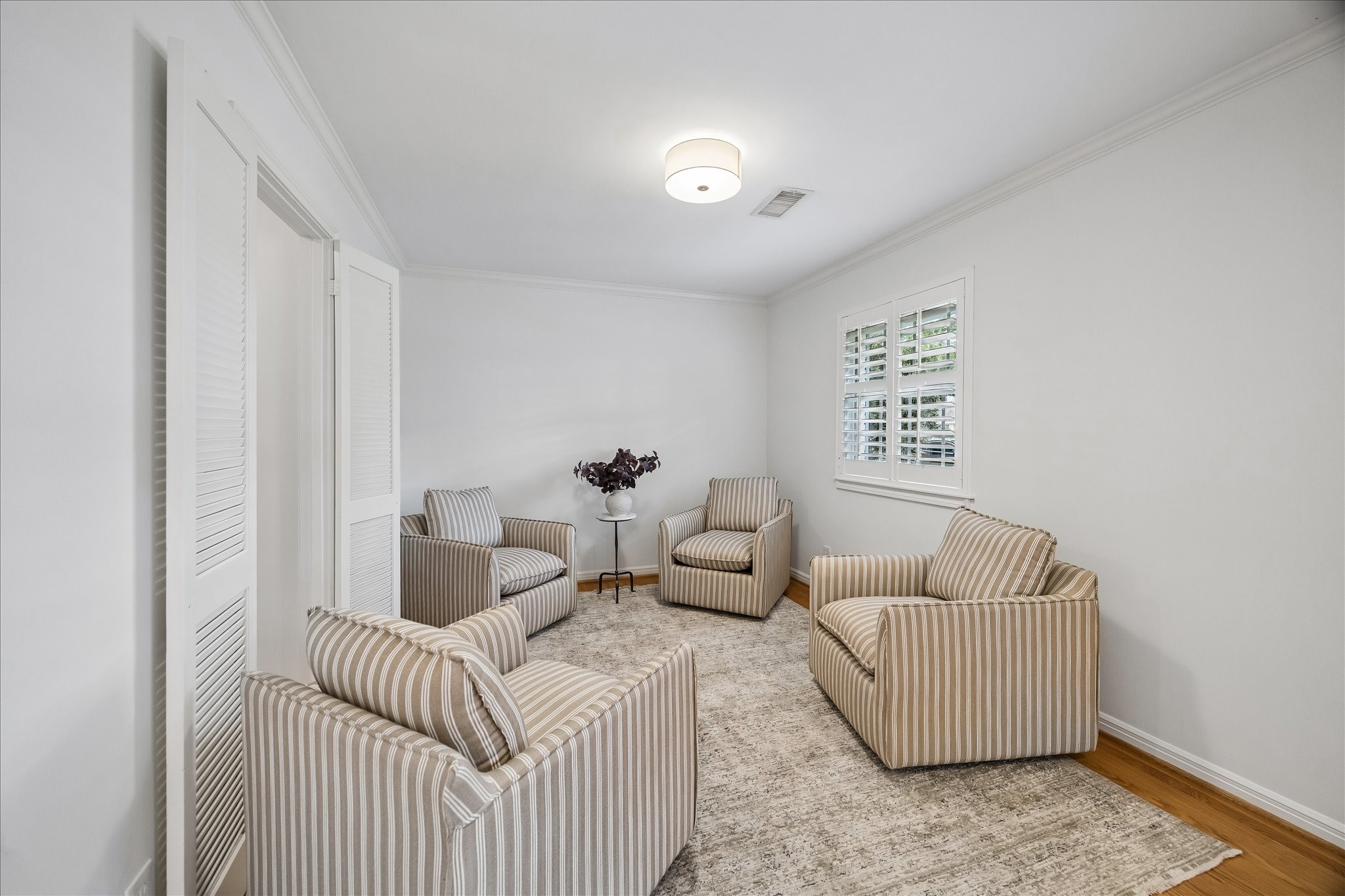 7623 Meadowvale Drive Property Photo 10