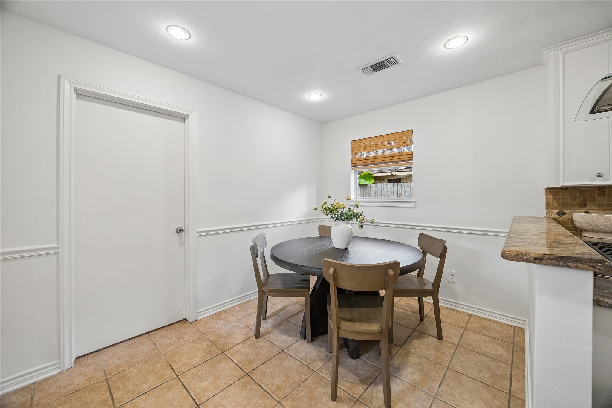 7623 Meadowvale Drive Property Photo 15