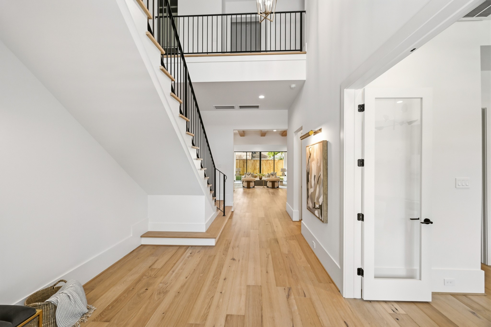 1642 Norfolk Street Property Photo 4
