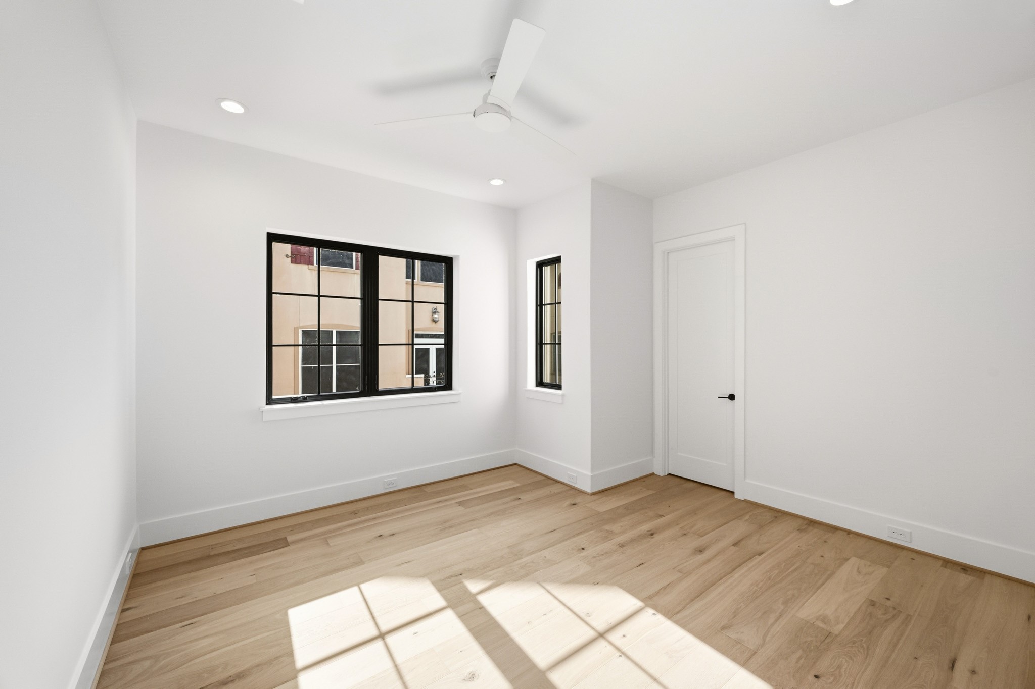 1642 Norfolk Street Property Photo 31