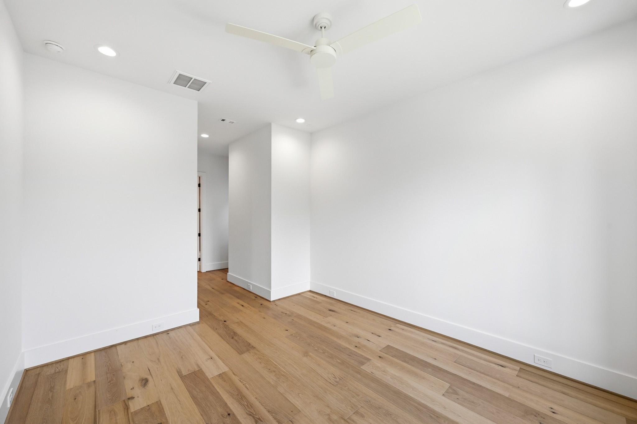 1642 Norfolk Street Property Photo 36
