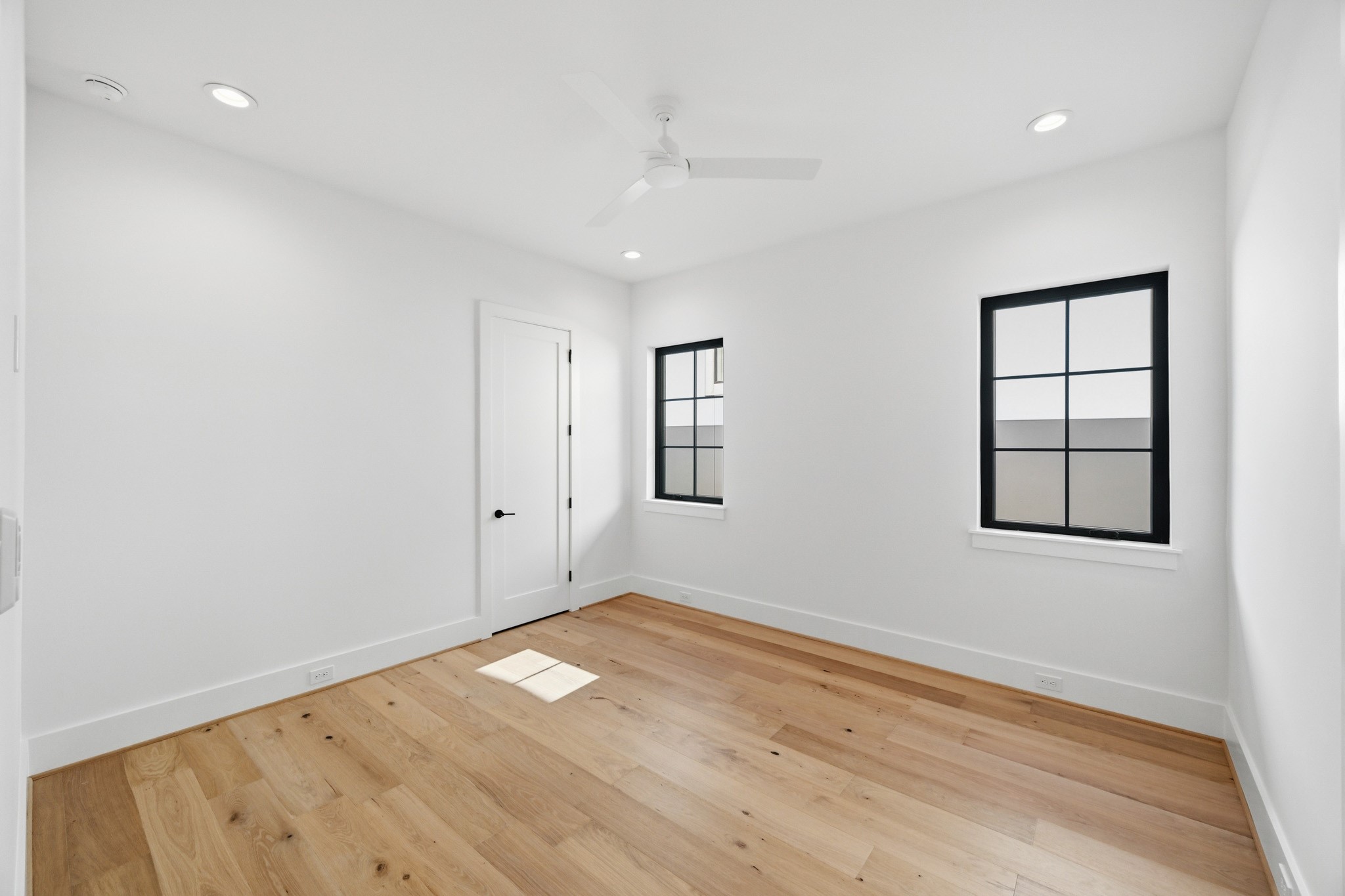 1642 Norfolk Street Property Photo 39