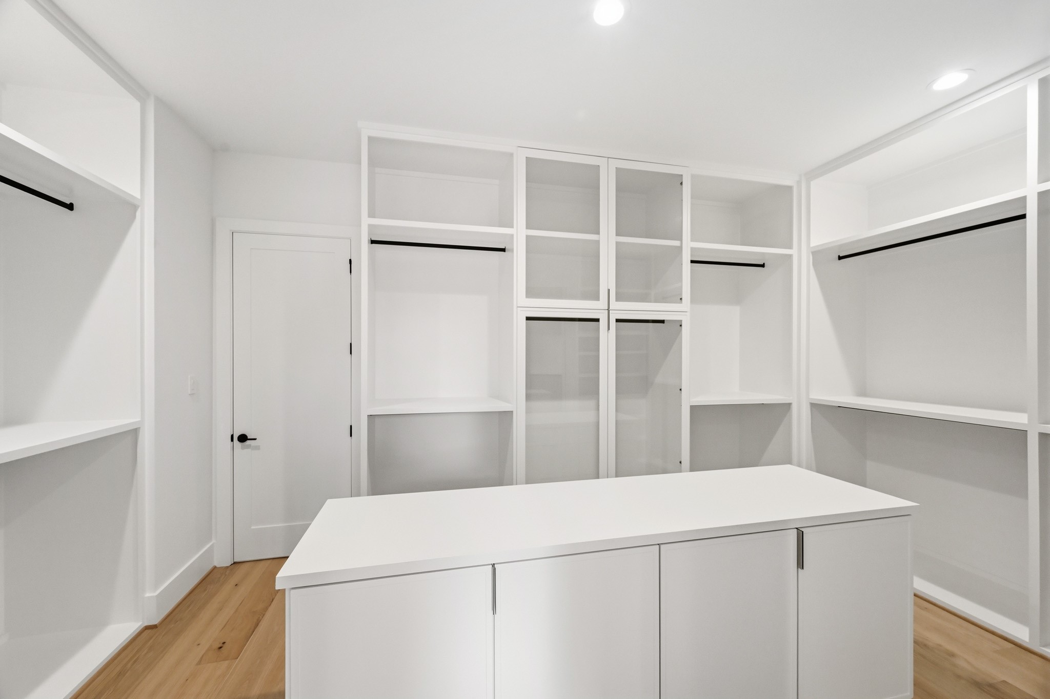1642 Norfolk Street Property Photo 49