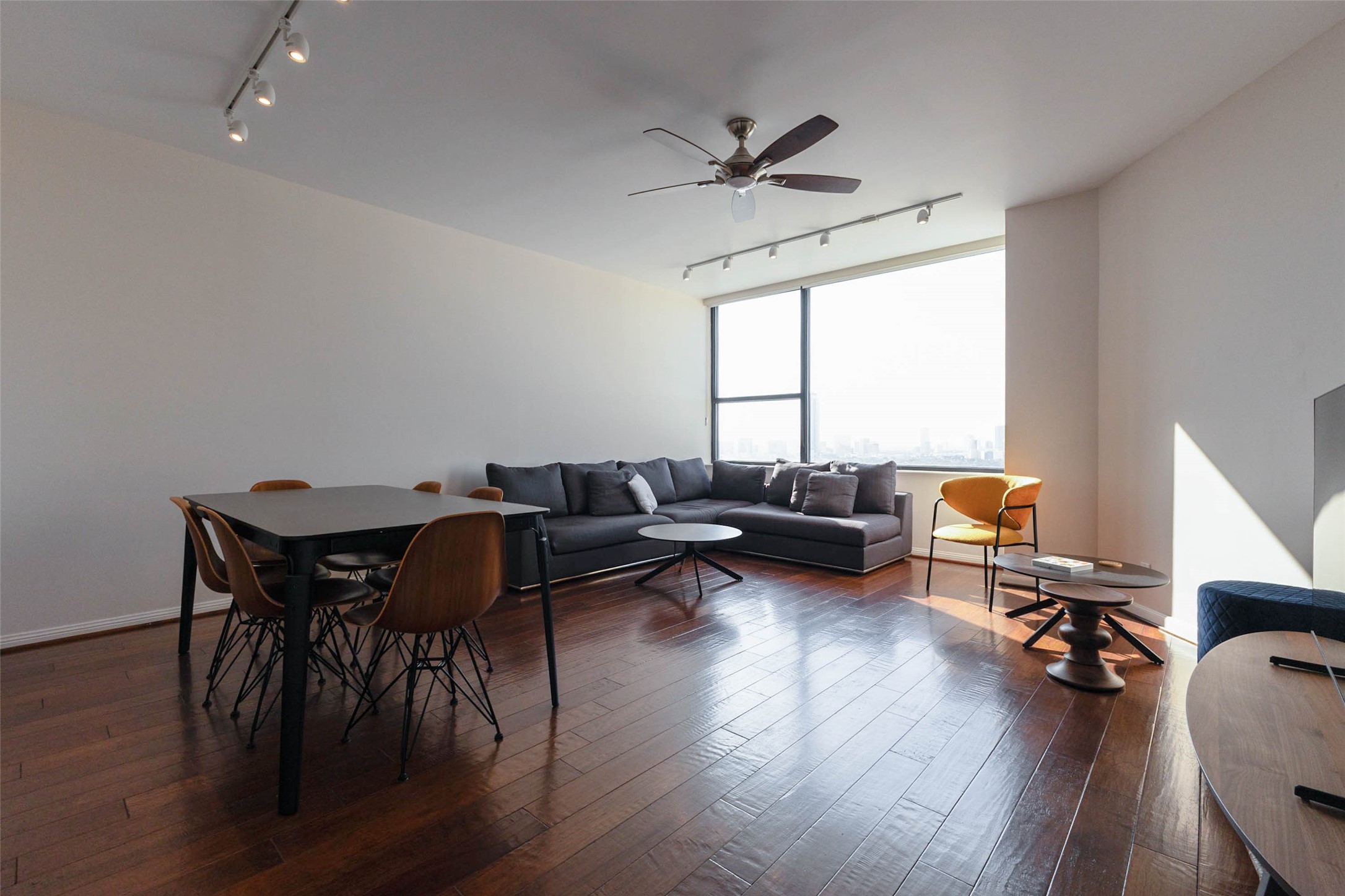 14 Greenway Plaza 23m Property Photo 11