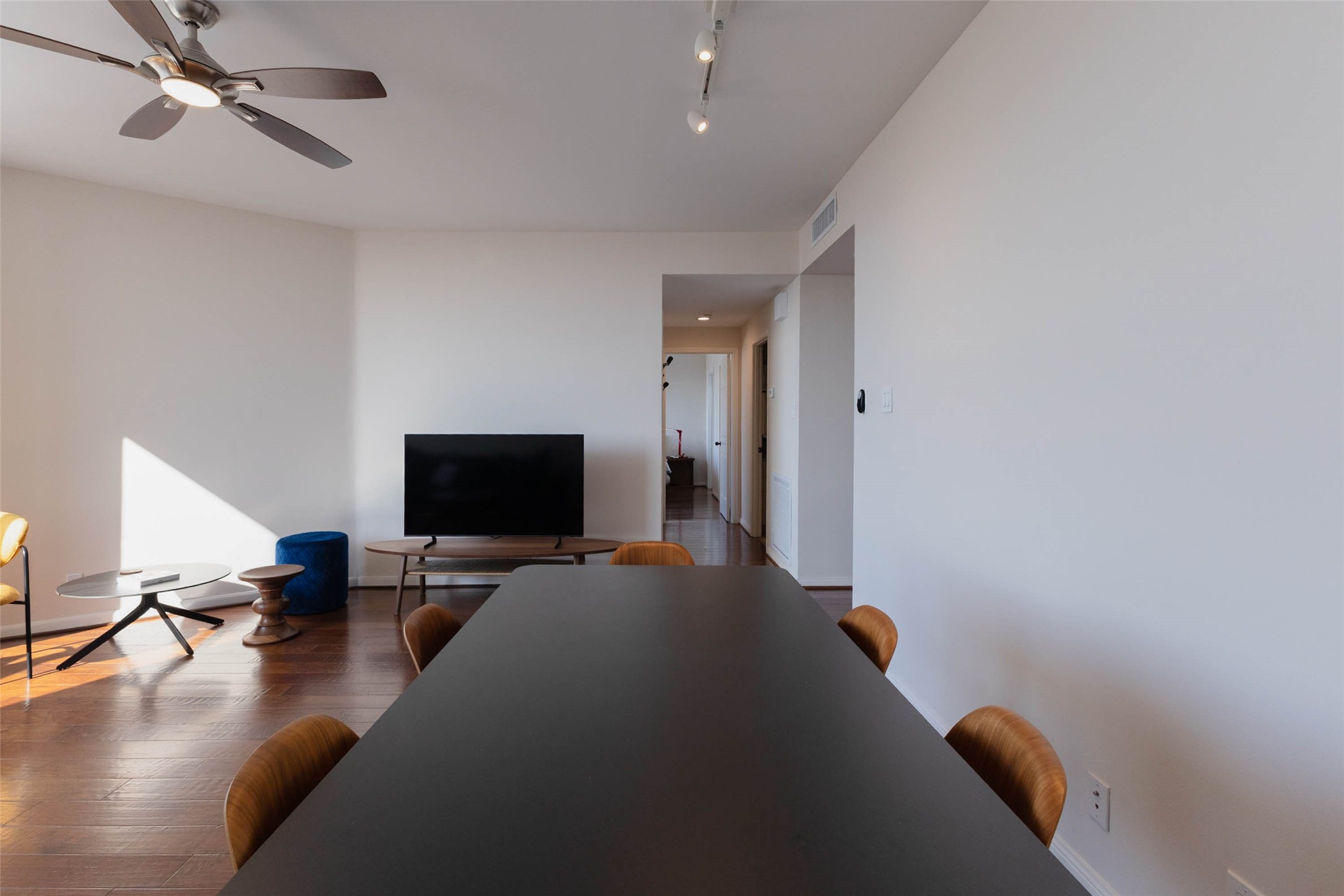 14 Greenway Plaza 23m Property Photo 13