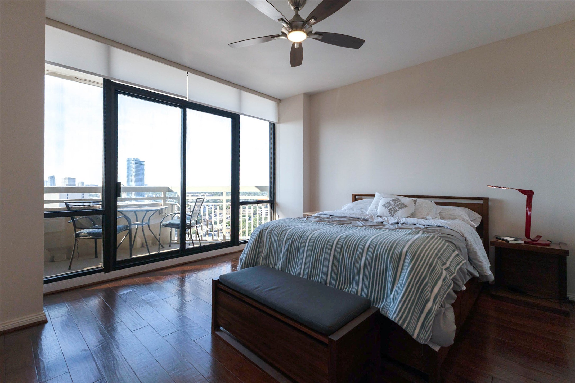 14 Greenway Plaza 23m Property Photo 18