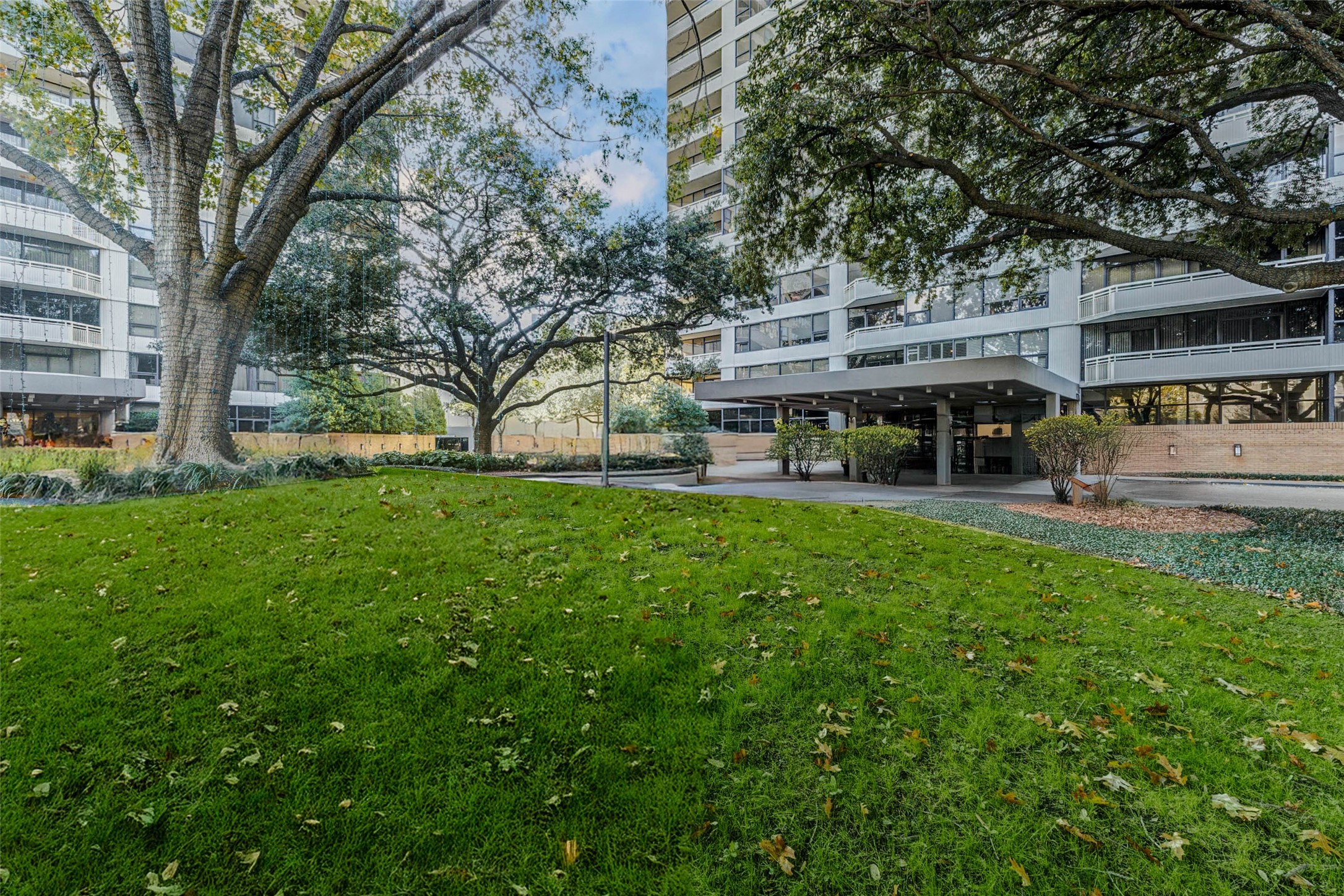 14 Greenway Plaza 23m Property Photo 33