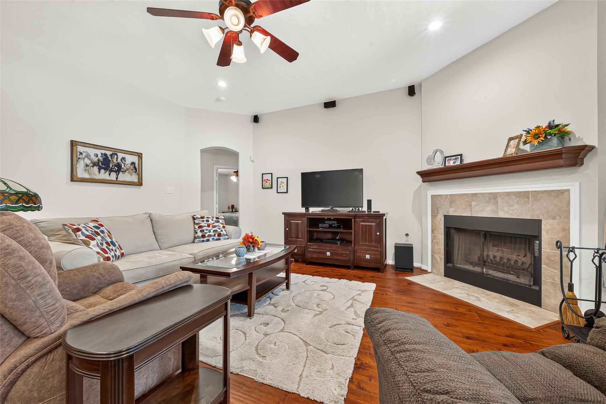 1054 Indian Circle Property Photo 7