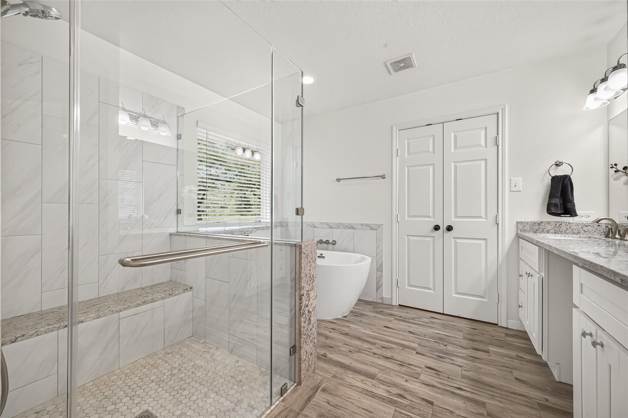 1054 Indian Circle Property Photo 14
