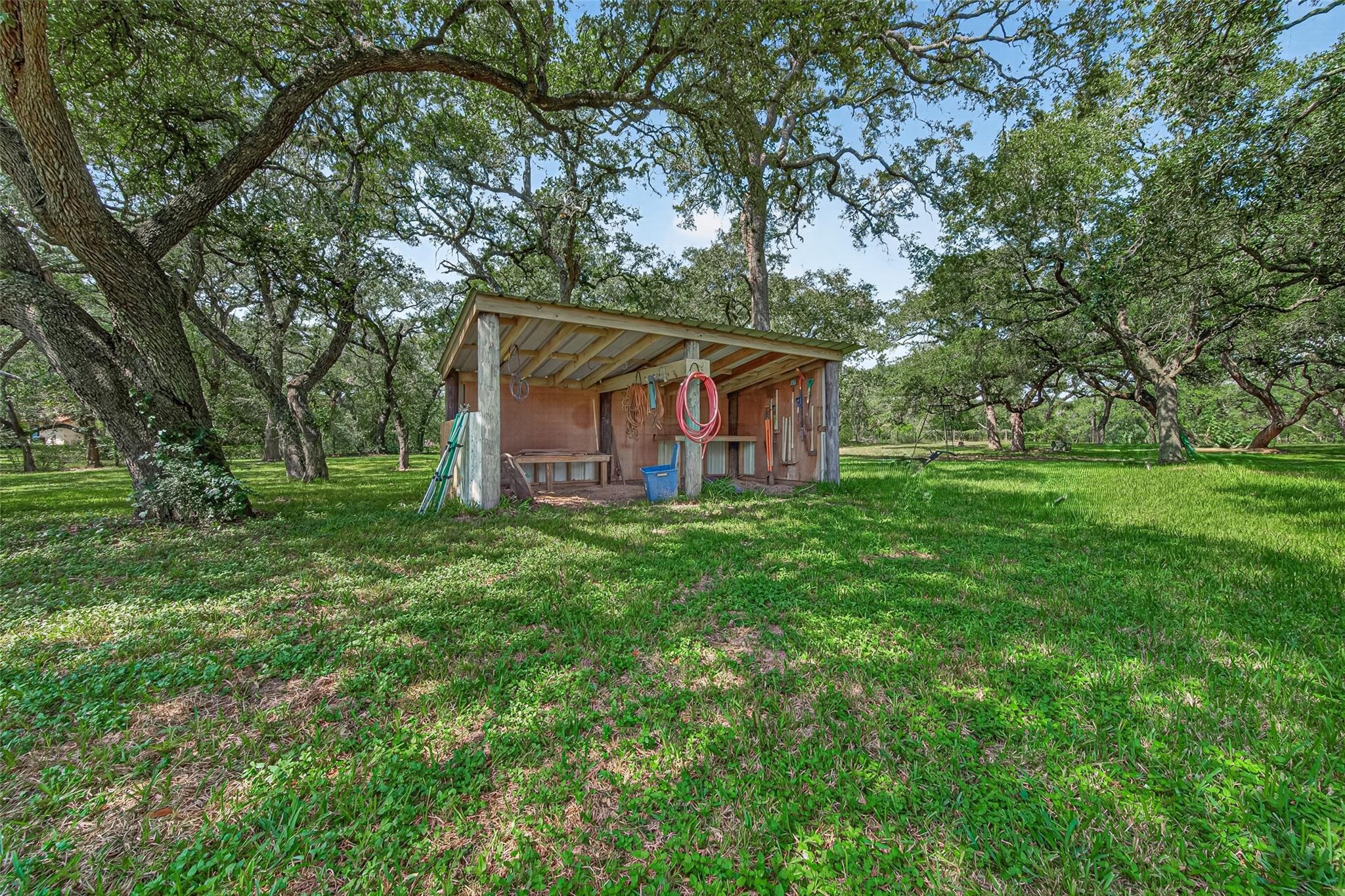 1054 Indian Circle Property Photo 33