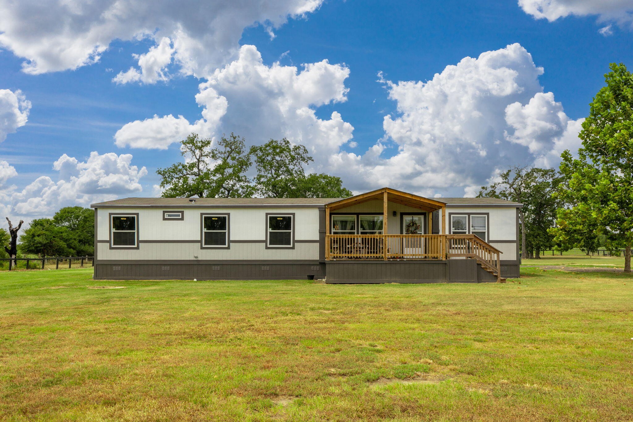 28565 Mellman Road Property Photo 1
