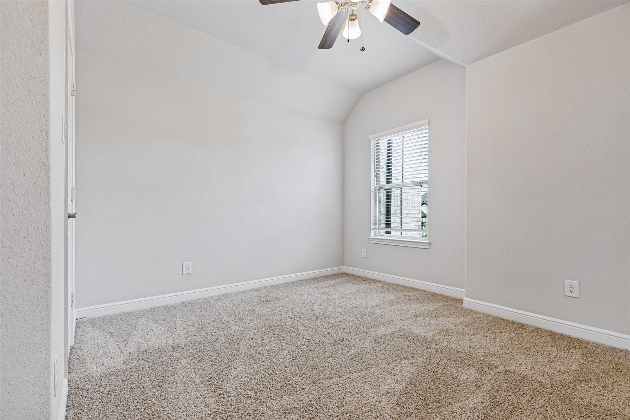 23622 Persimmon Creek Lane Property Photo 35