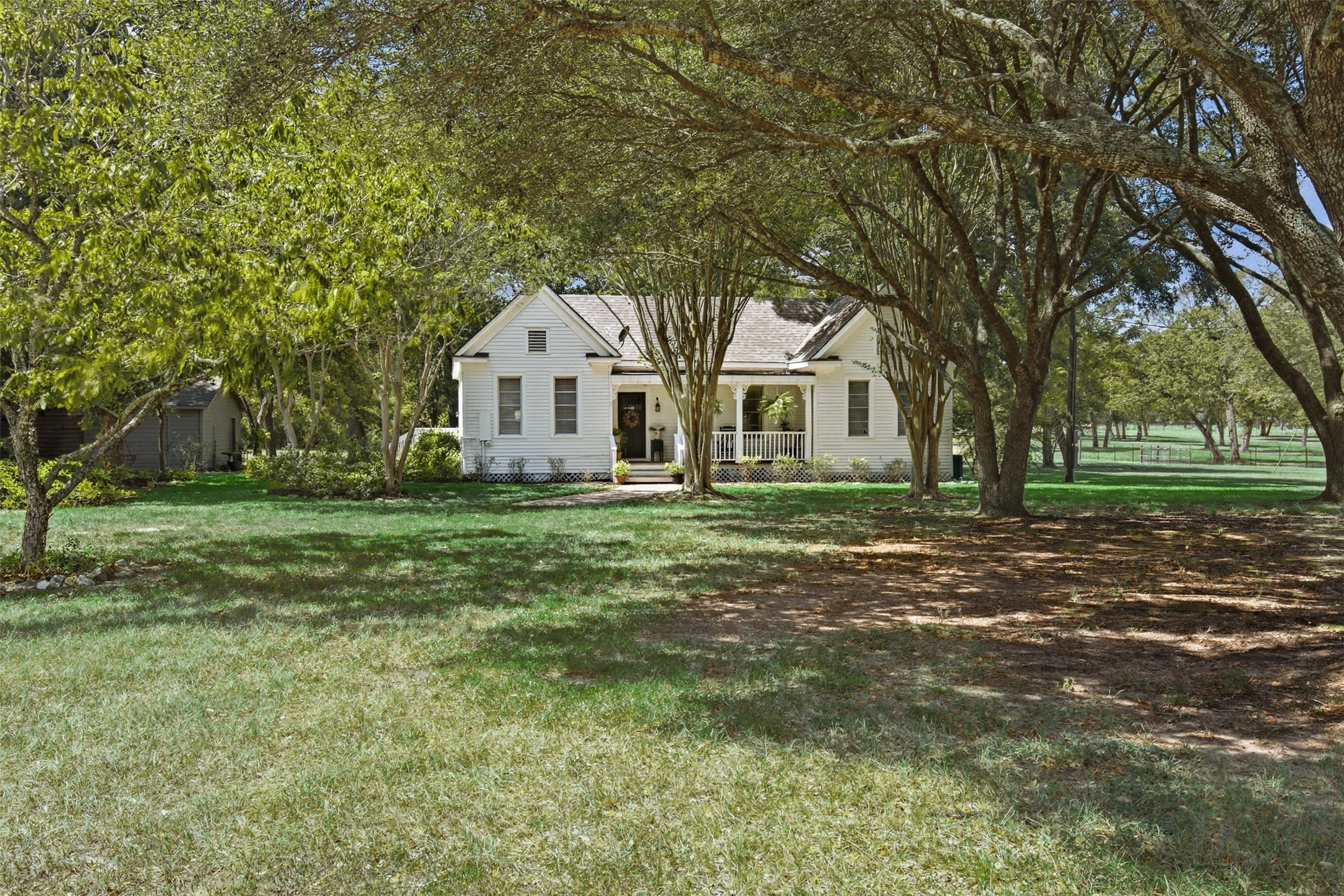 25619 Kickapoo Road Property Photo 1