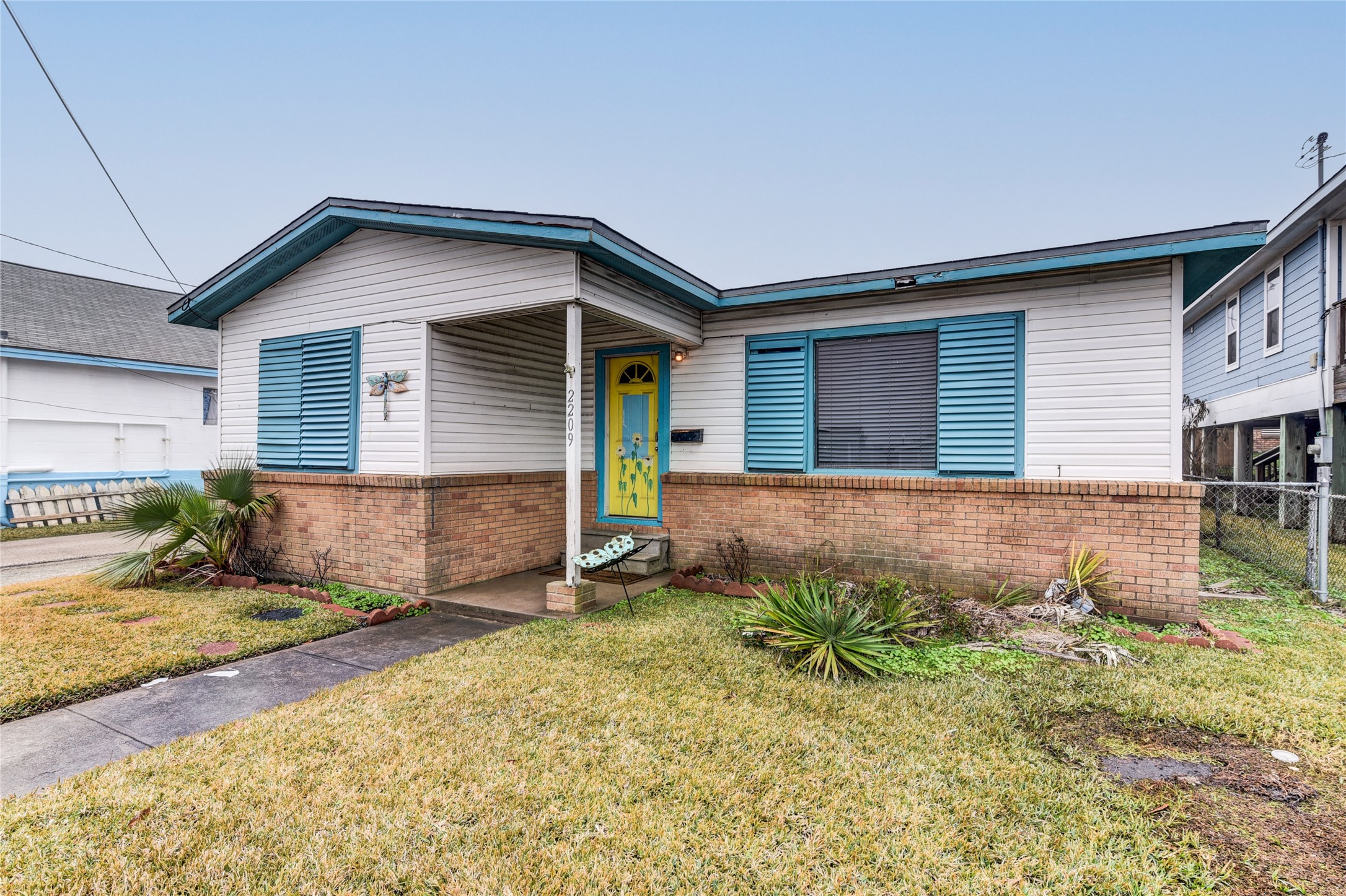 2209 Saladia Street Property Photo 2