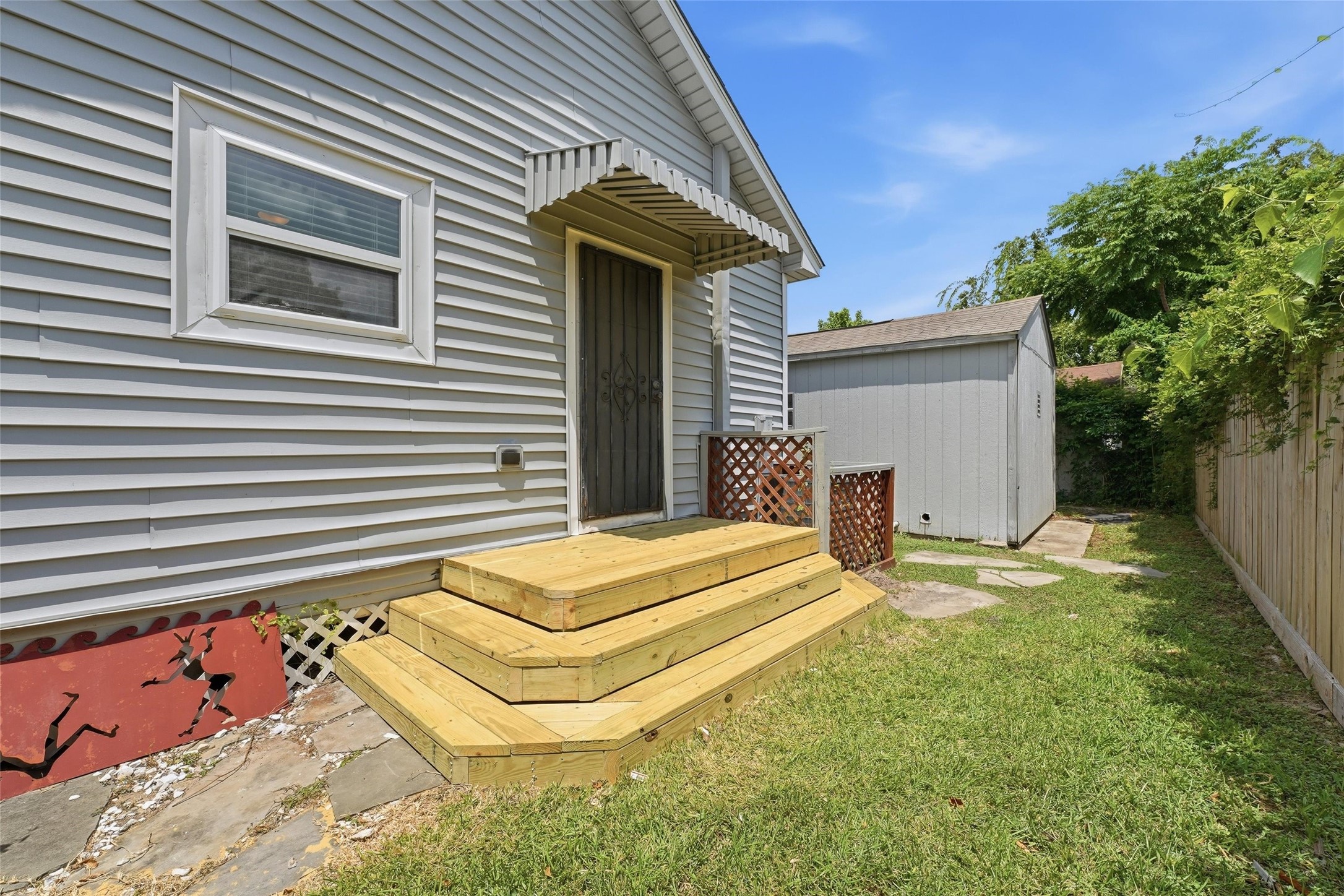202 E 34th Street Property Photo 14