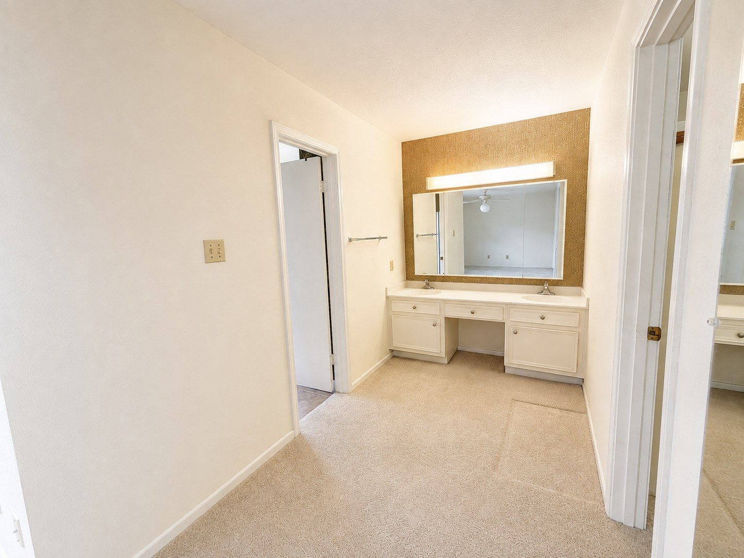 10602 Sandpiper Drive Property Photo 6