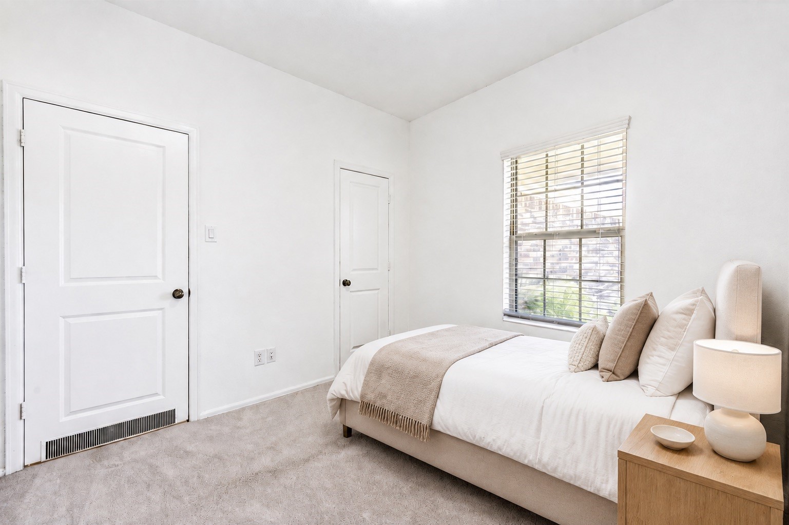 19450 Rosali Meadow Drive Property Photo 4