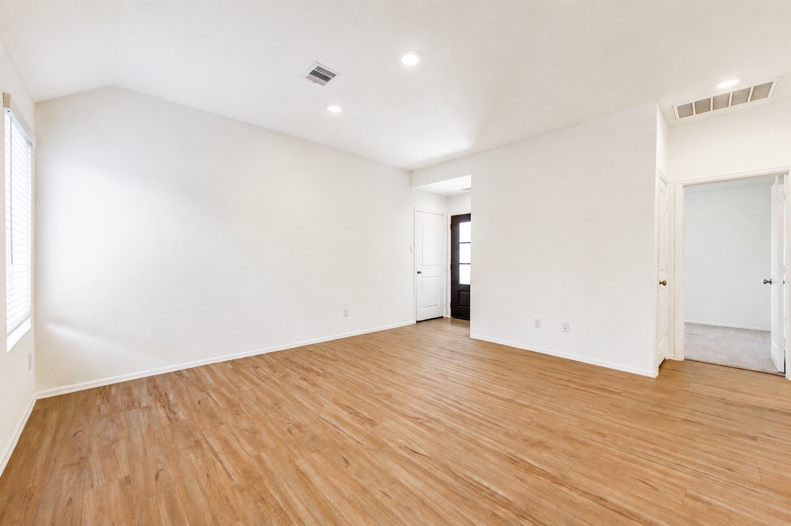 19450 Rosali Meadow Drive Property Photo 8