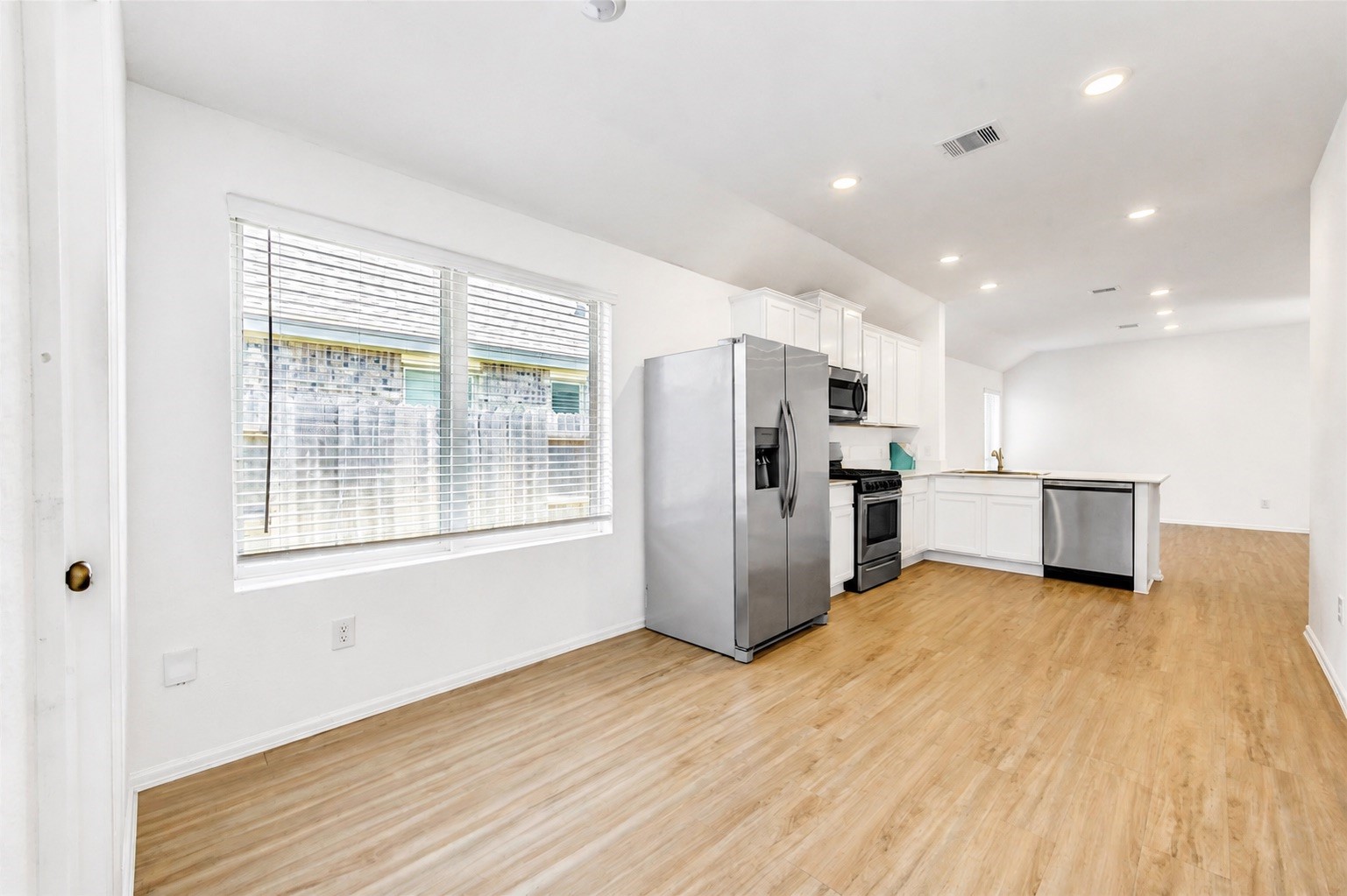 19450 Rosali Meadow Drive Property Photo 11