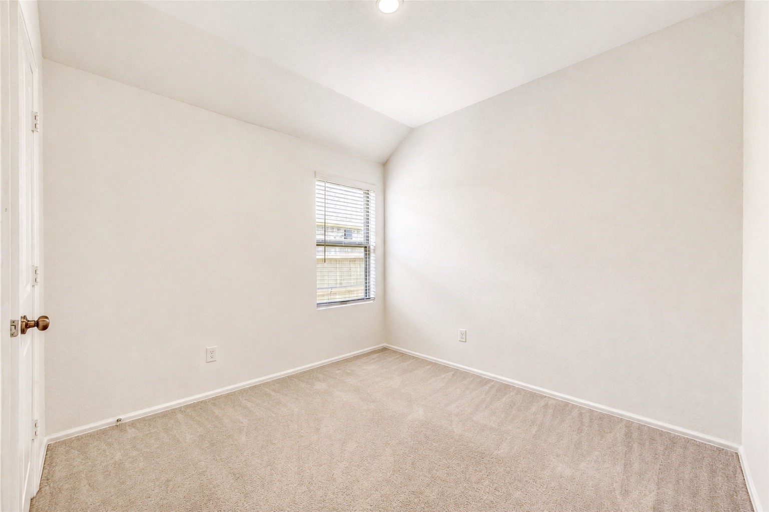 19450 Rosali Meadow Drive Property Photo 14