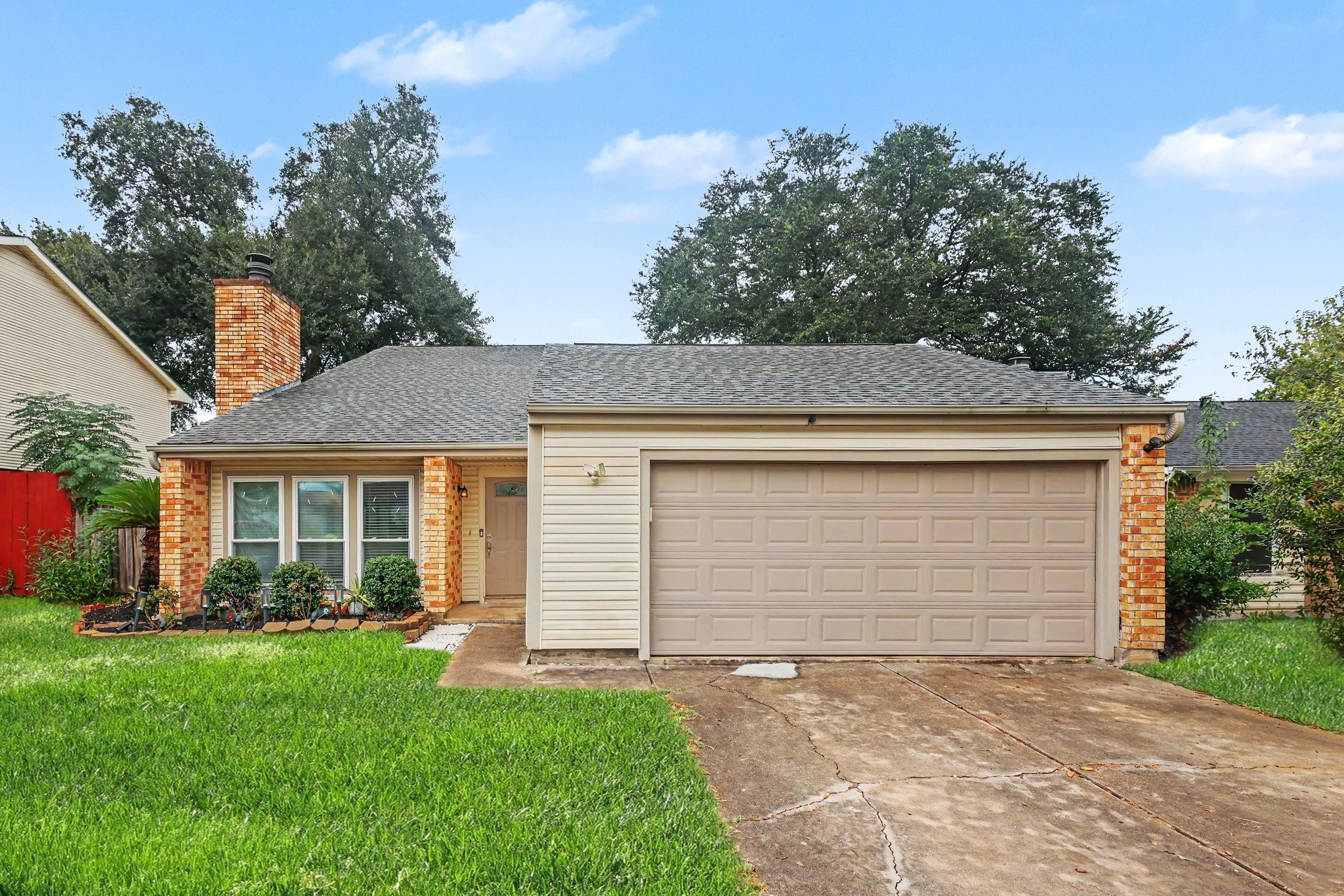 5510 Sugar Creek Drive Property Photo 2