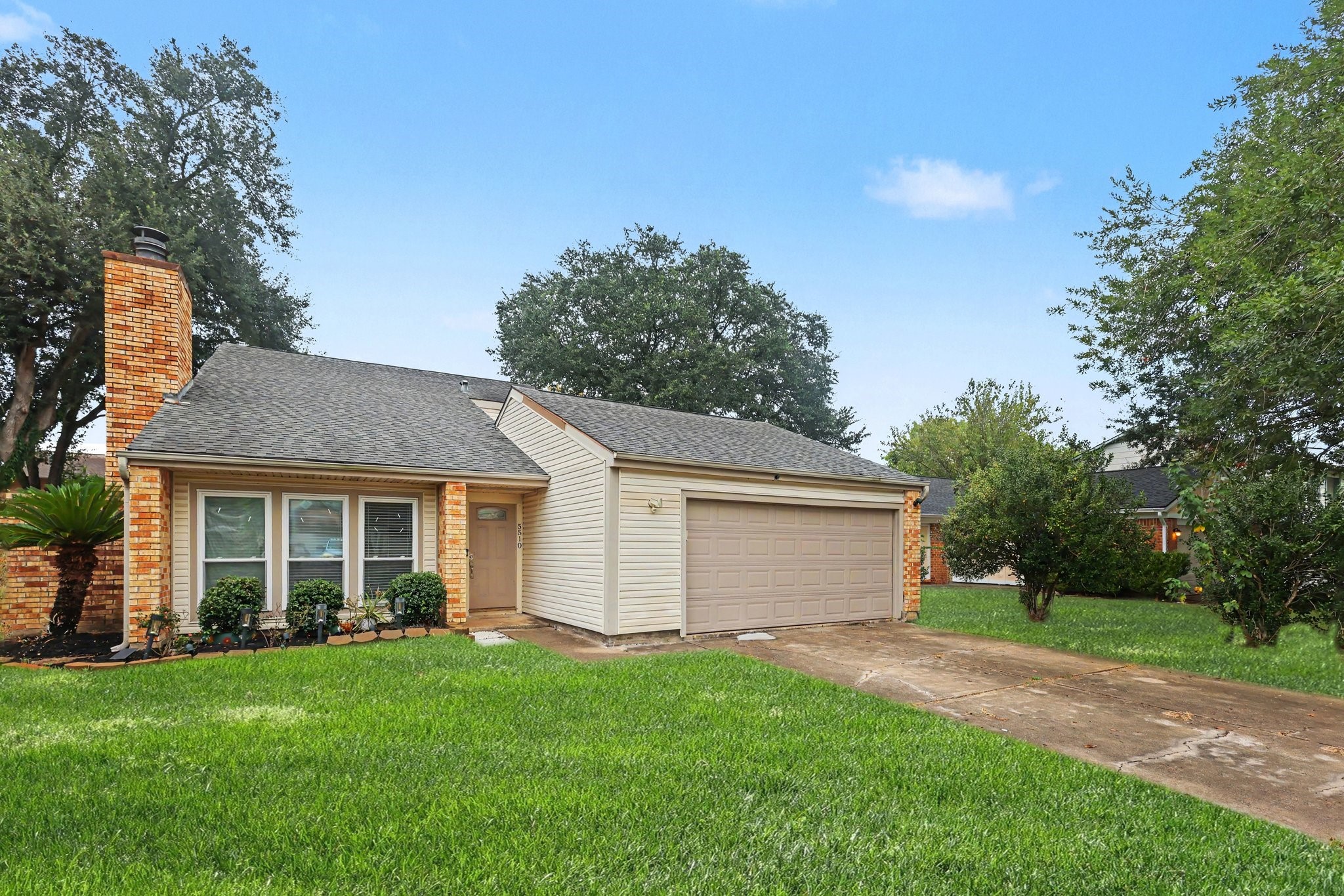 5510 Sugar Creek Drive Property Photo 3