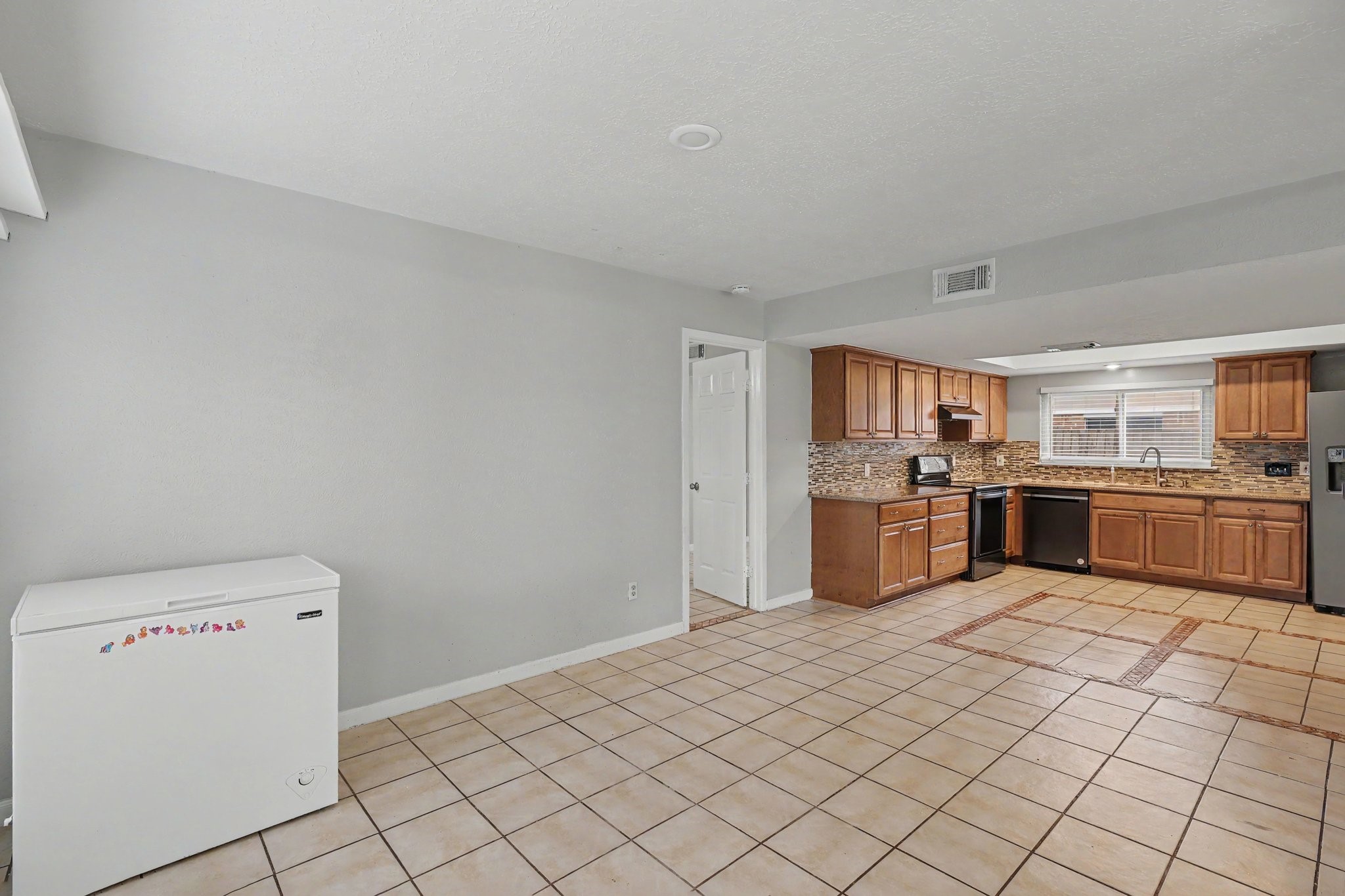 5510 Sugar Creek Drive Property Photo 7