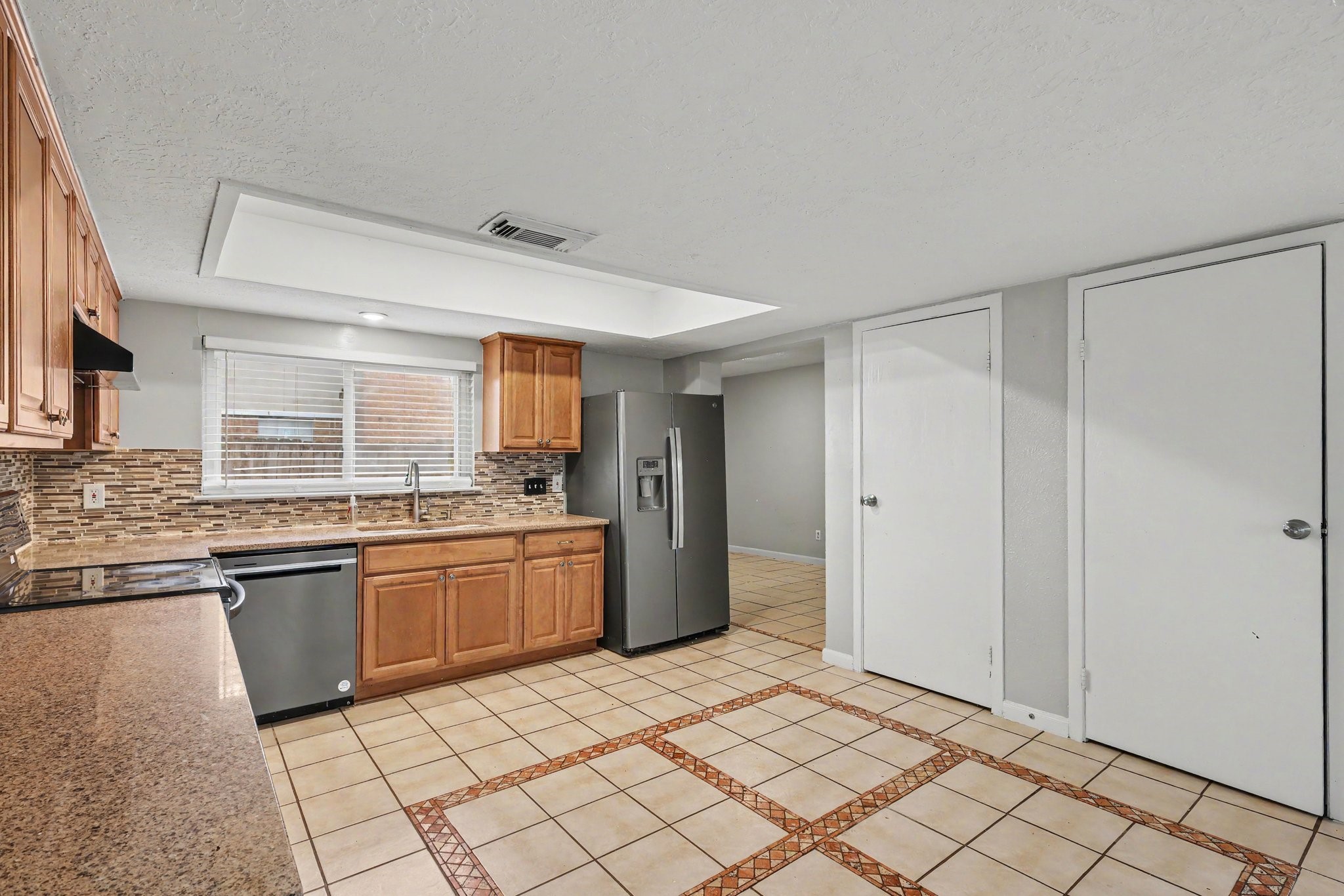 5510 Sugar Creek Drive Property Photo 9