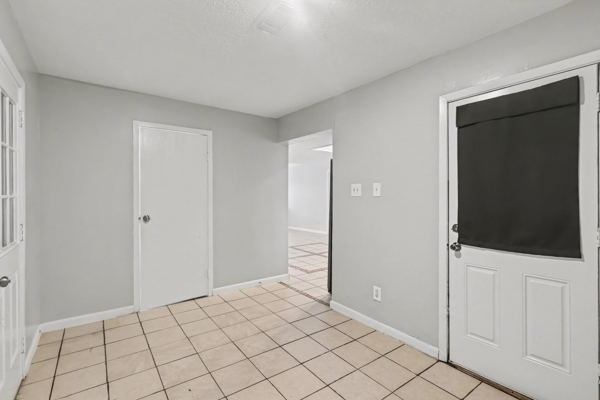 5510 Sugar Creek Drive Property Photo 12