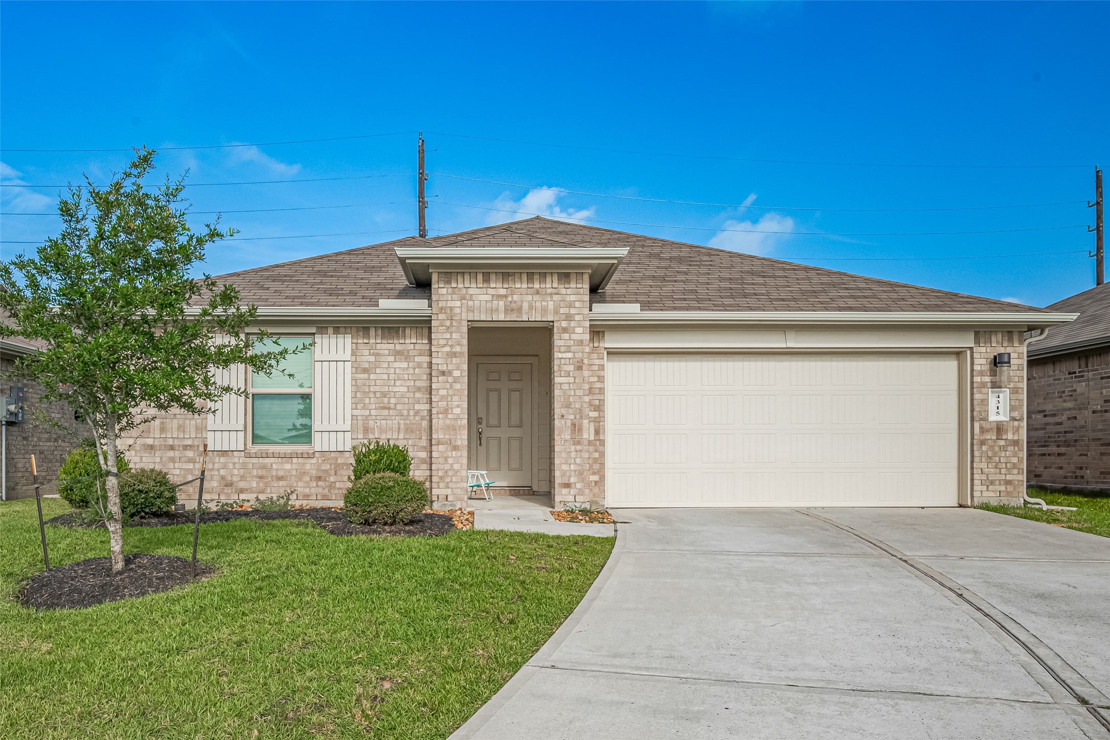 4315 Isoletta Court Property Photo
