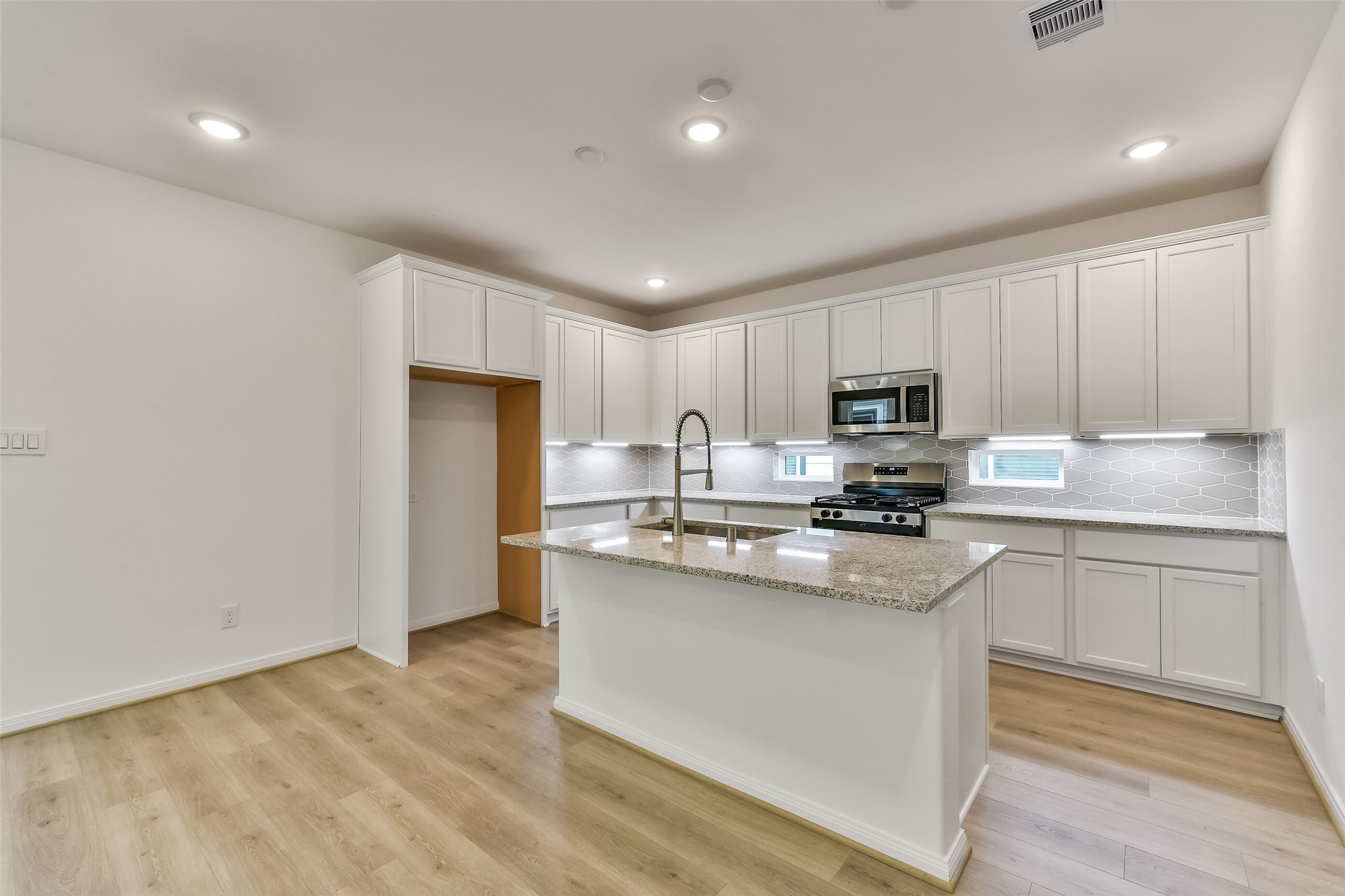 15443 Foresail Lane Property Photo 8