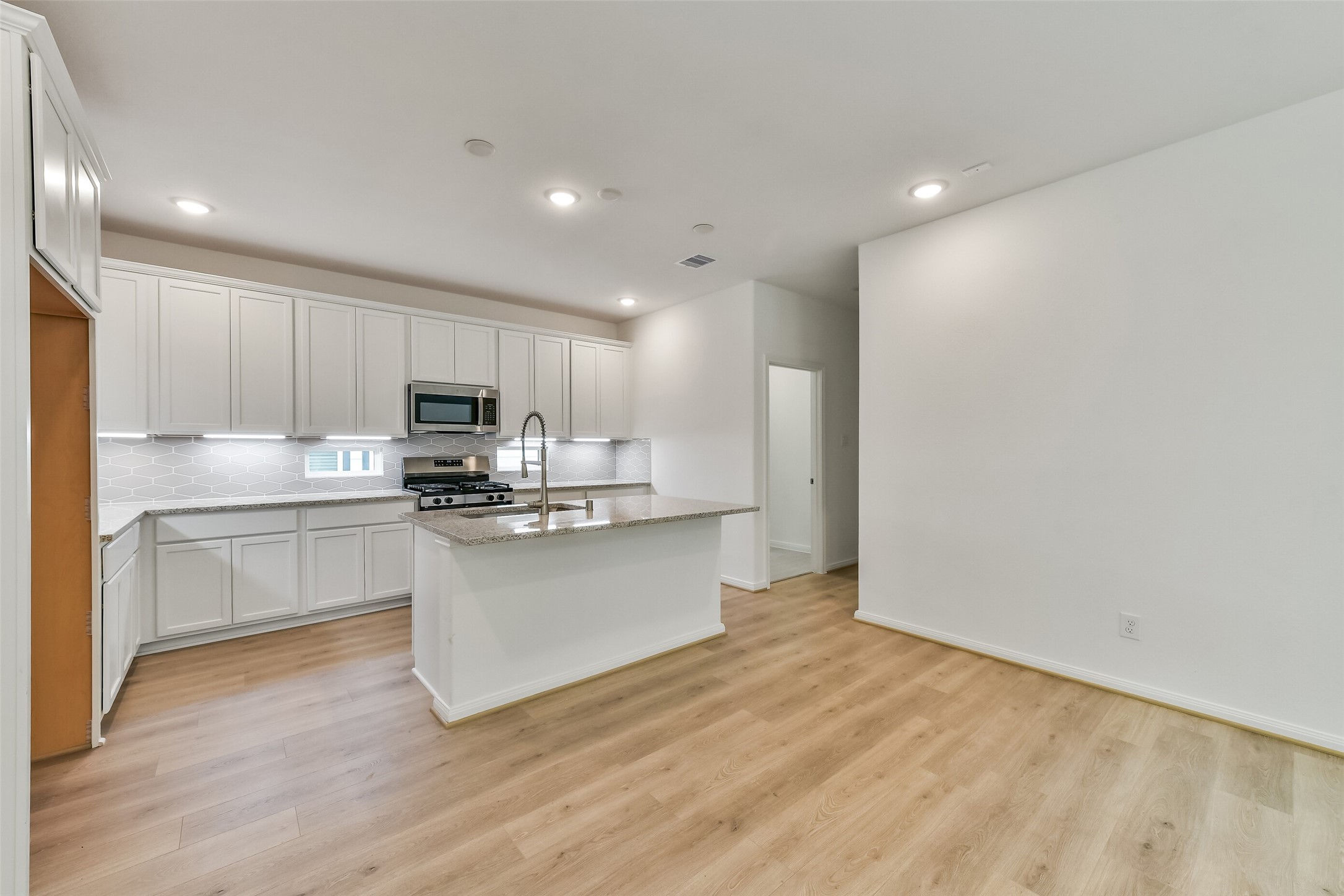 15443 Foresail Lane Property Photo 11