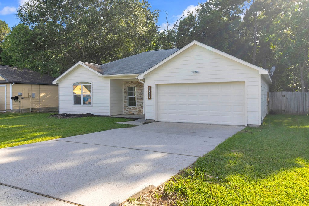 16413 Danika Oak Drive Property Photo 2