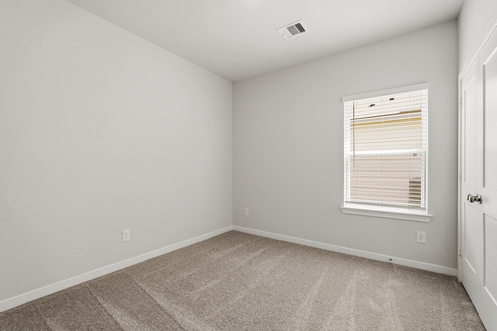 11538 Heritage Wind Drive Property Photo 9
