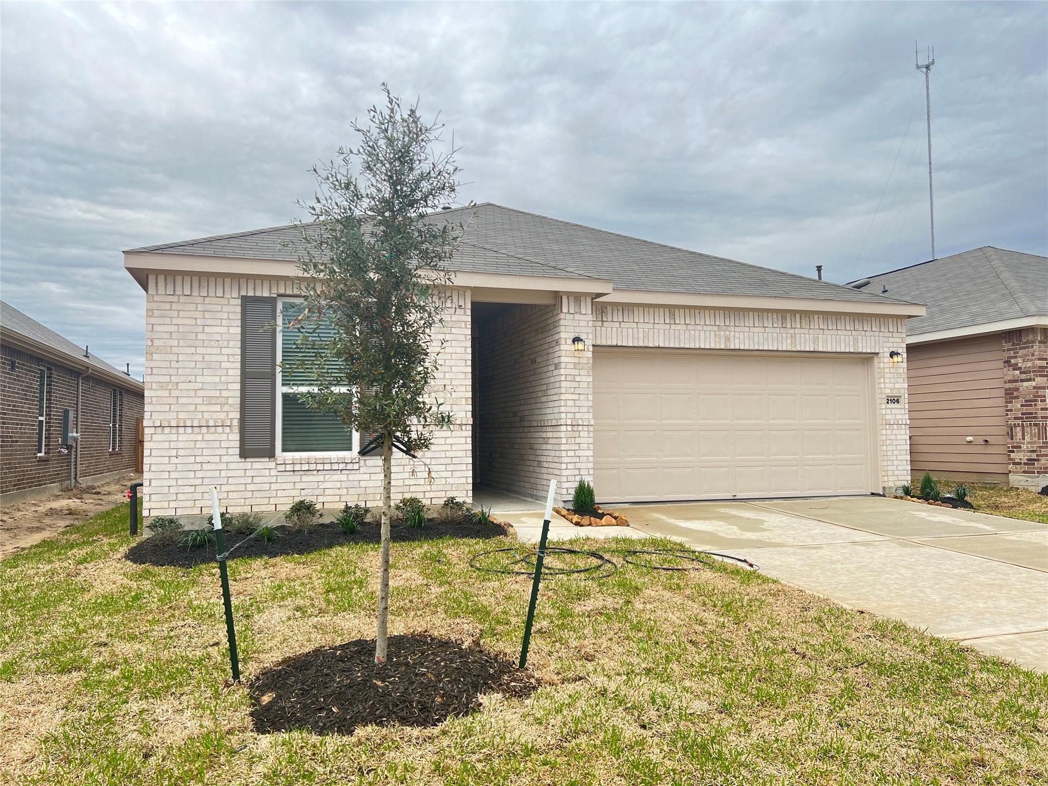 2106 Damasi Ln Property Photo 2