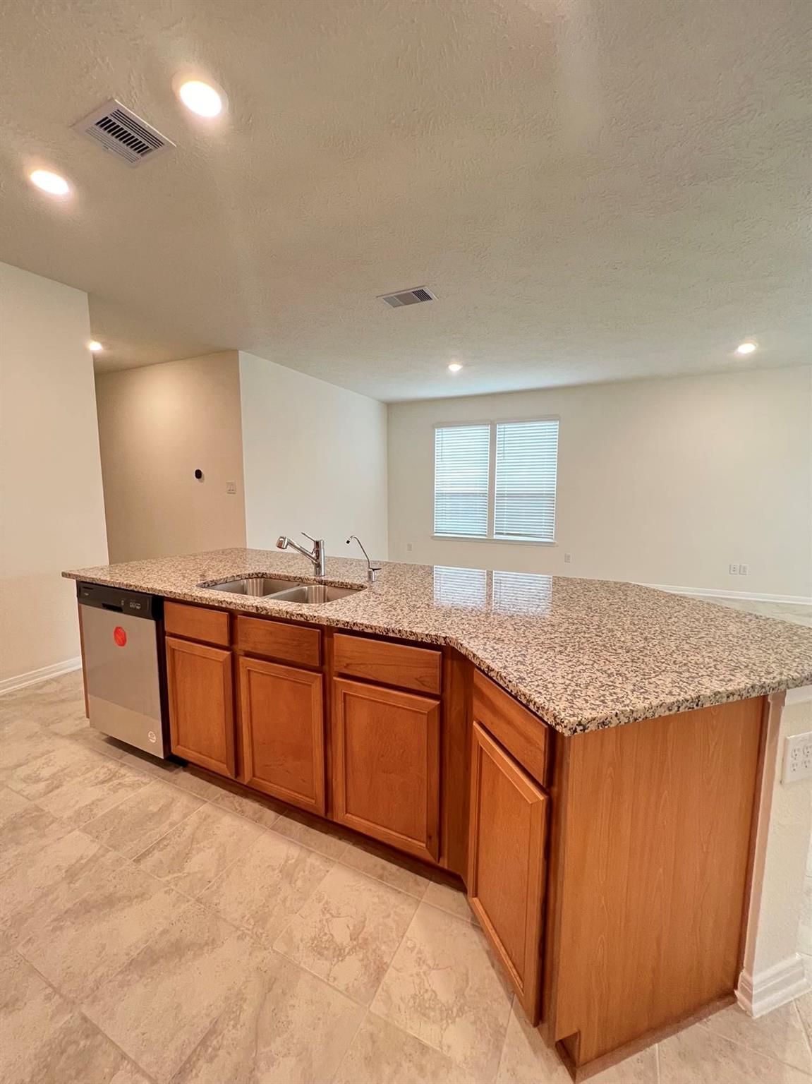 2106 Damasi Ln Property Photo 6