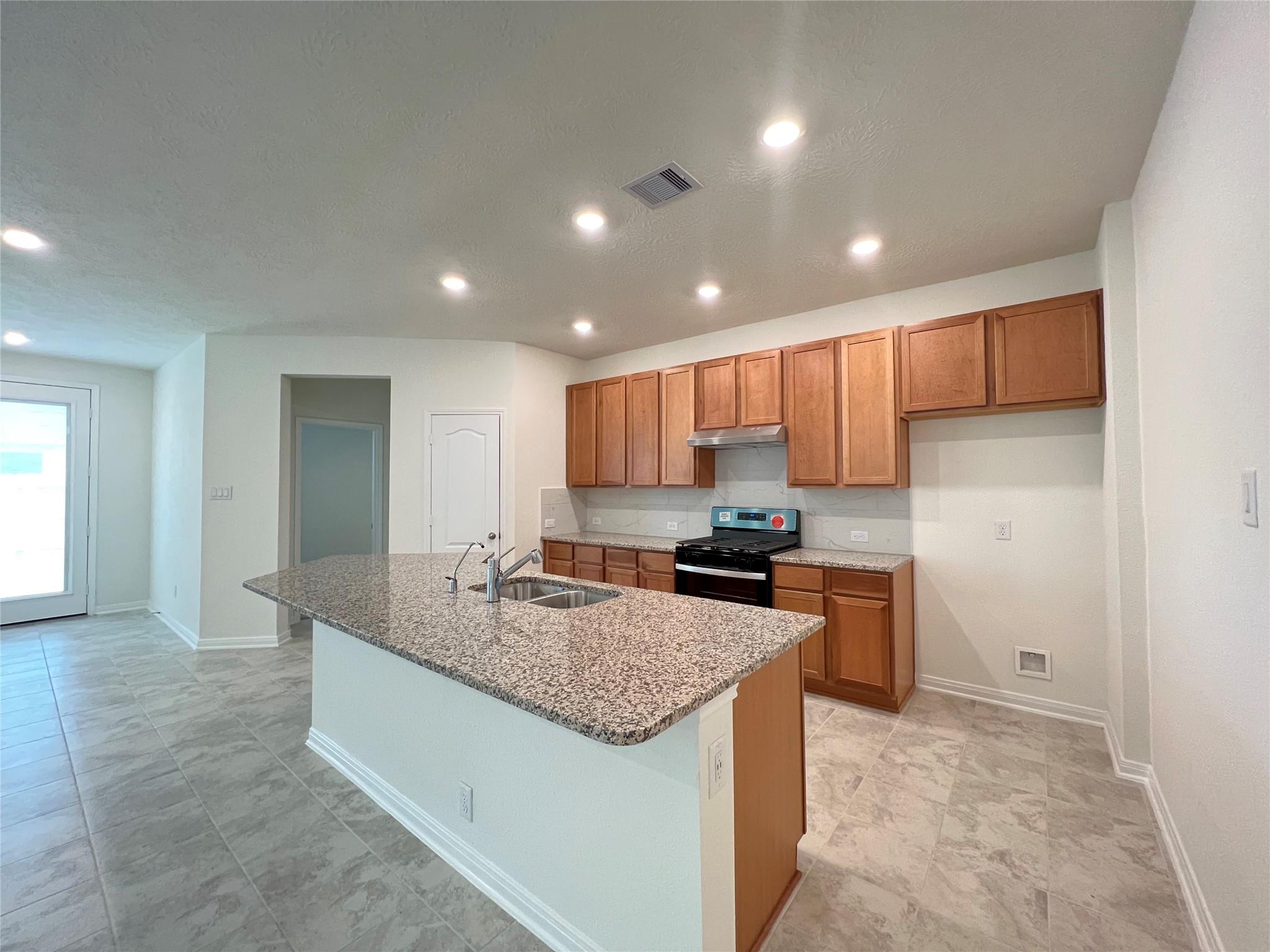 2106 Damasi Ln Property Photo 14