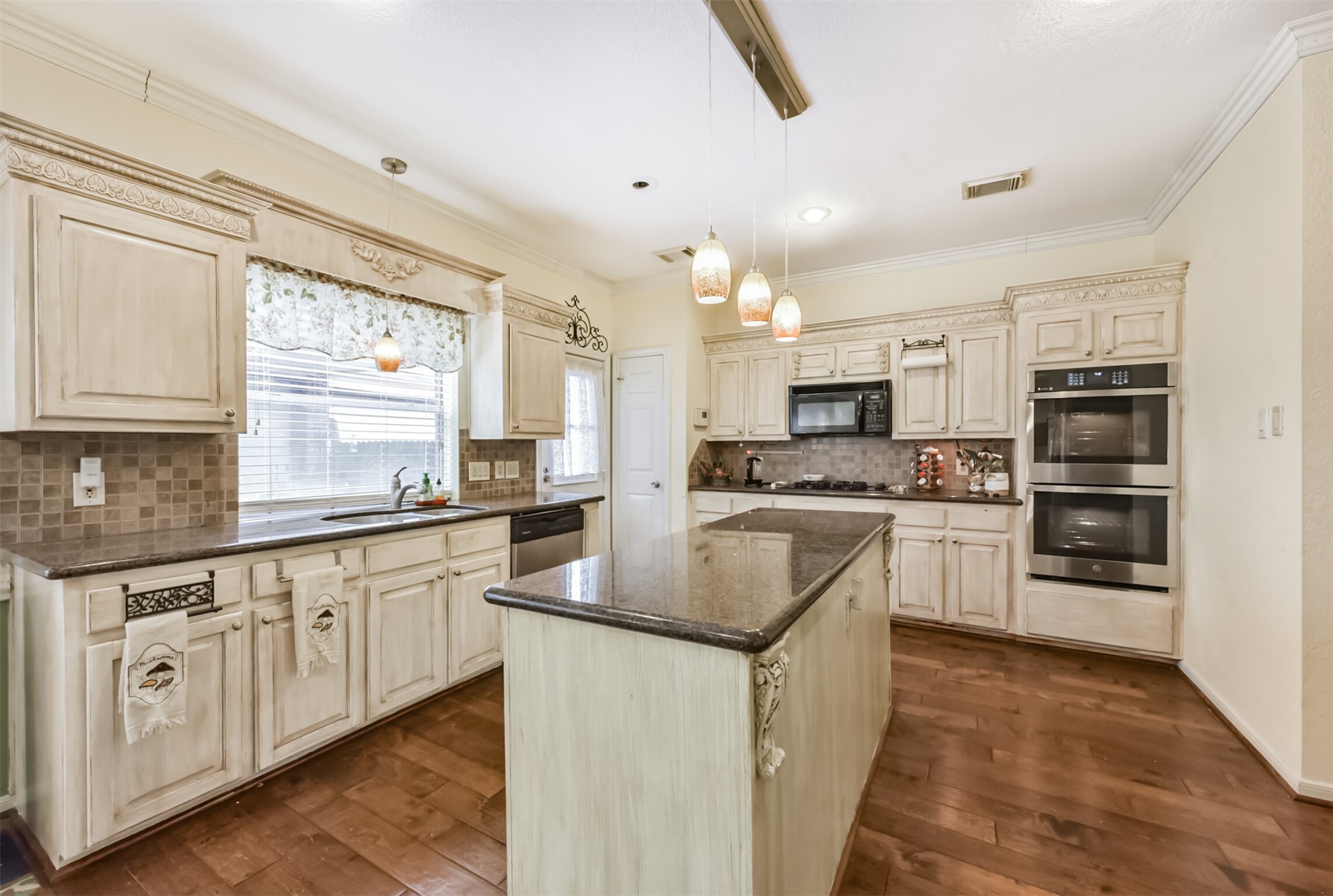 1306 N Gabriel River Circle Property Photo 18