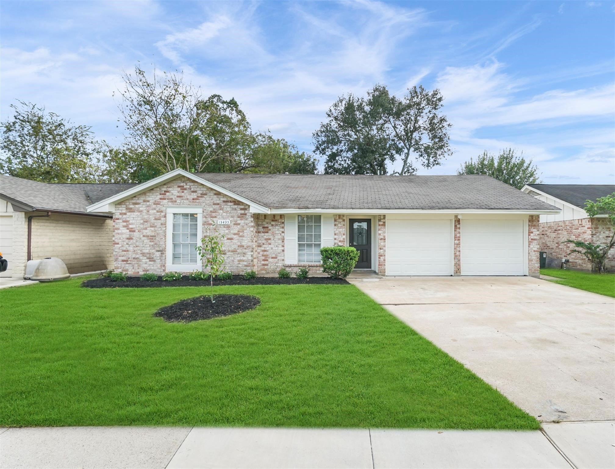 13435 Greenbriar Drive Property Photo 1