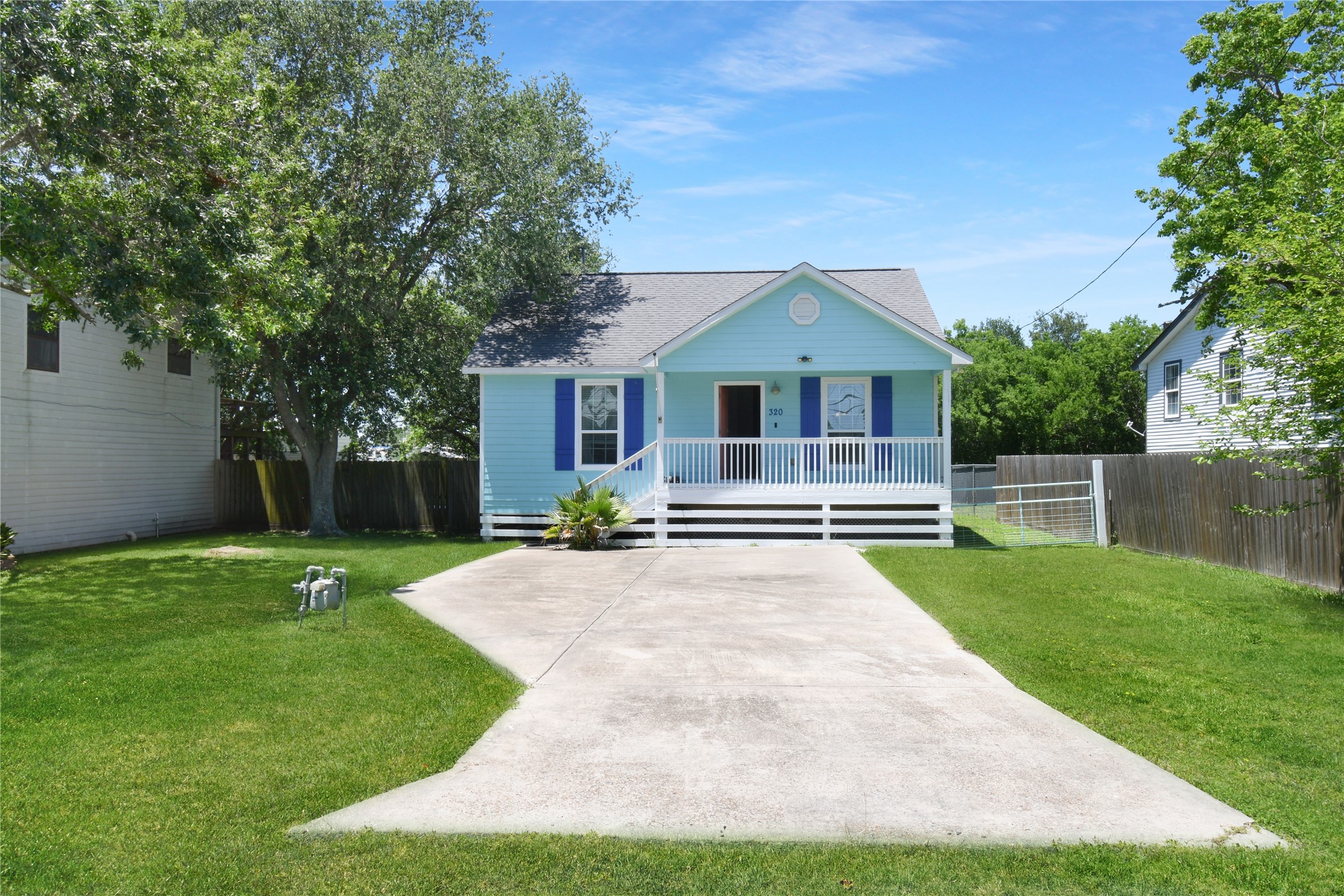 320 10th Street Property Photo 1