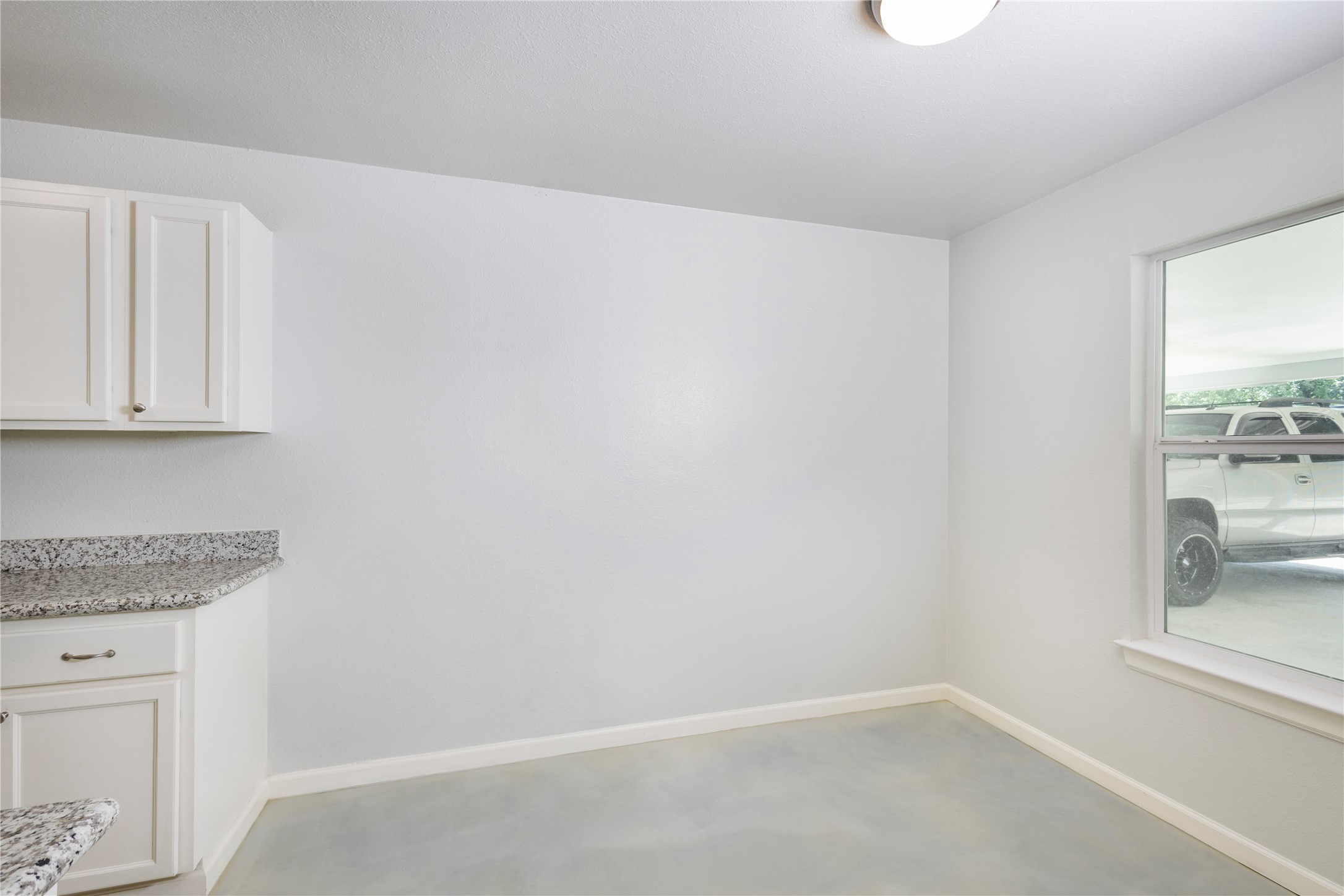 638 Luke Street Property Photo 3