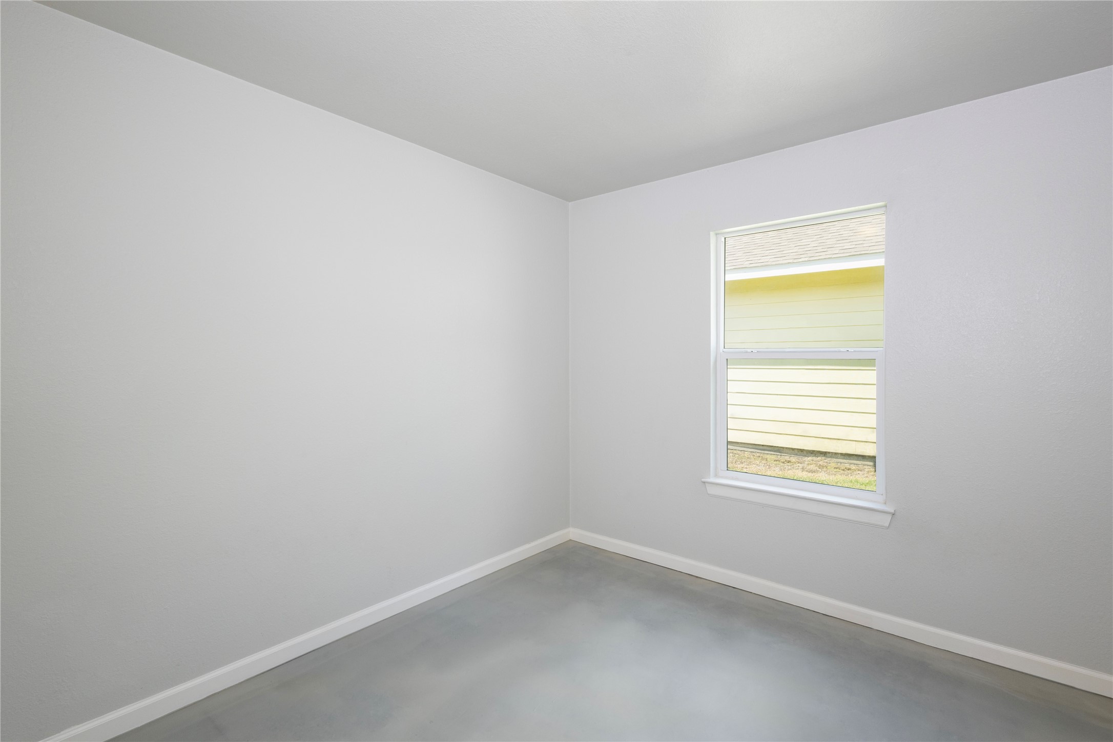 638 Luke Street Property Photo 8