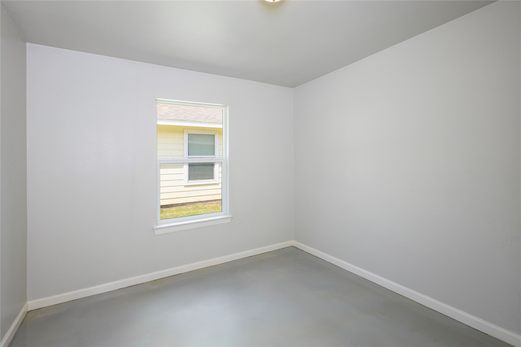 638 Luke Street Property Photo 9
